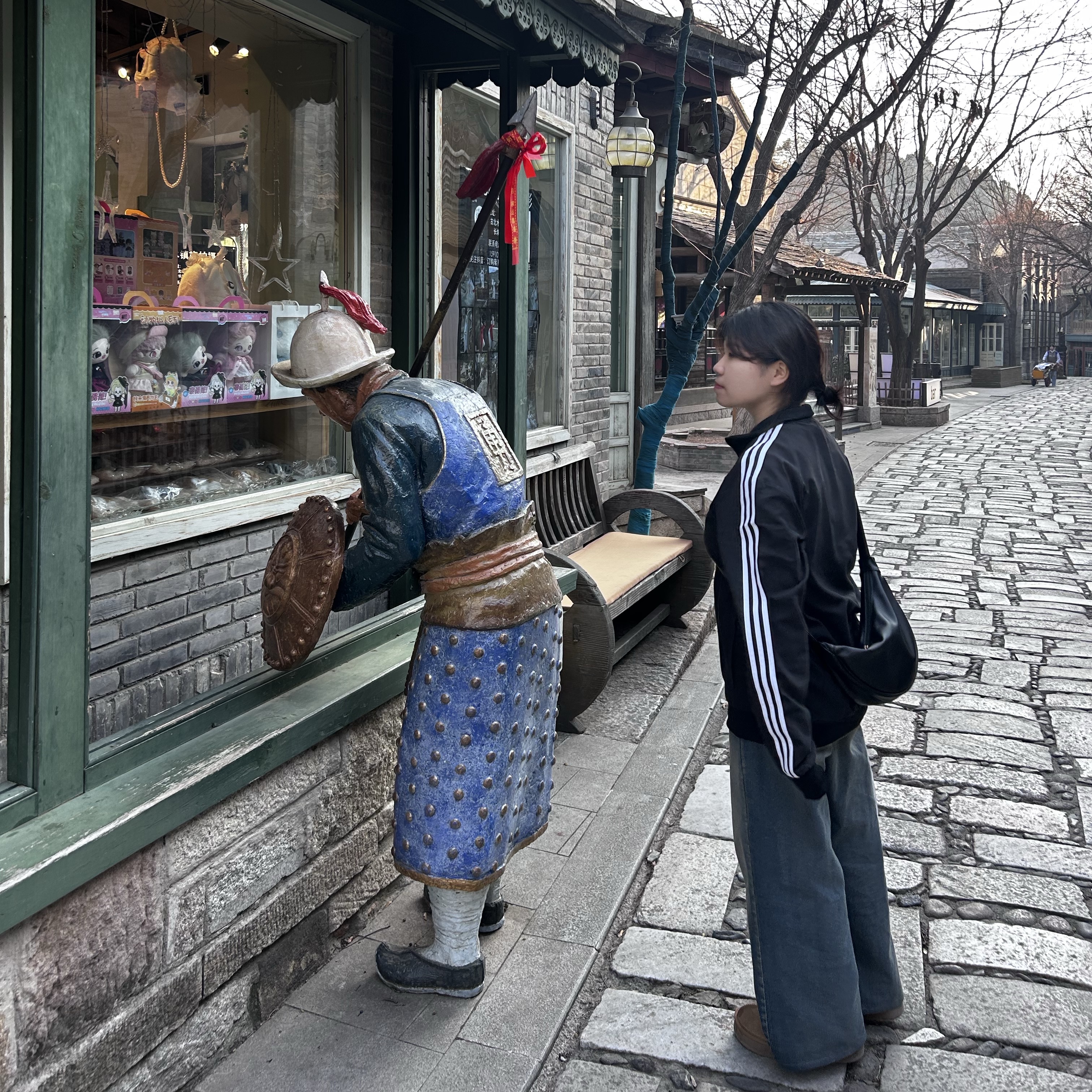 아디다스 삼선 우븐 트랙 수트 블랙 - KR 사이즈 착용 스타일 - 4