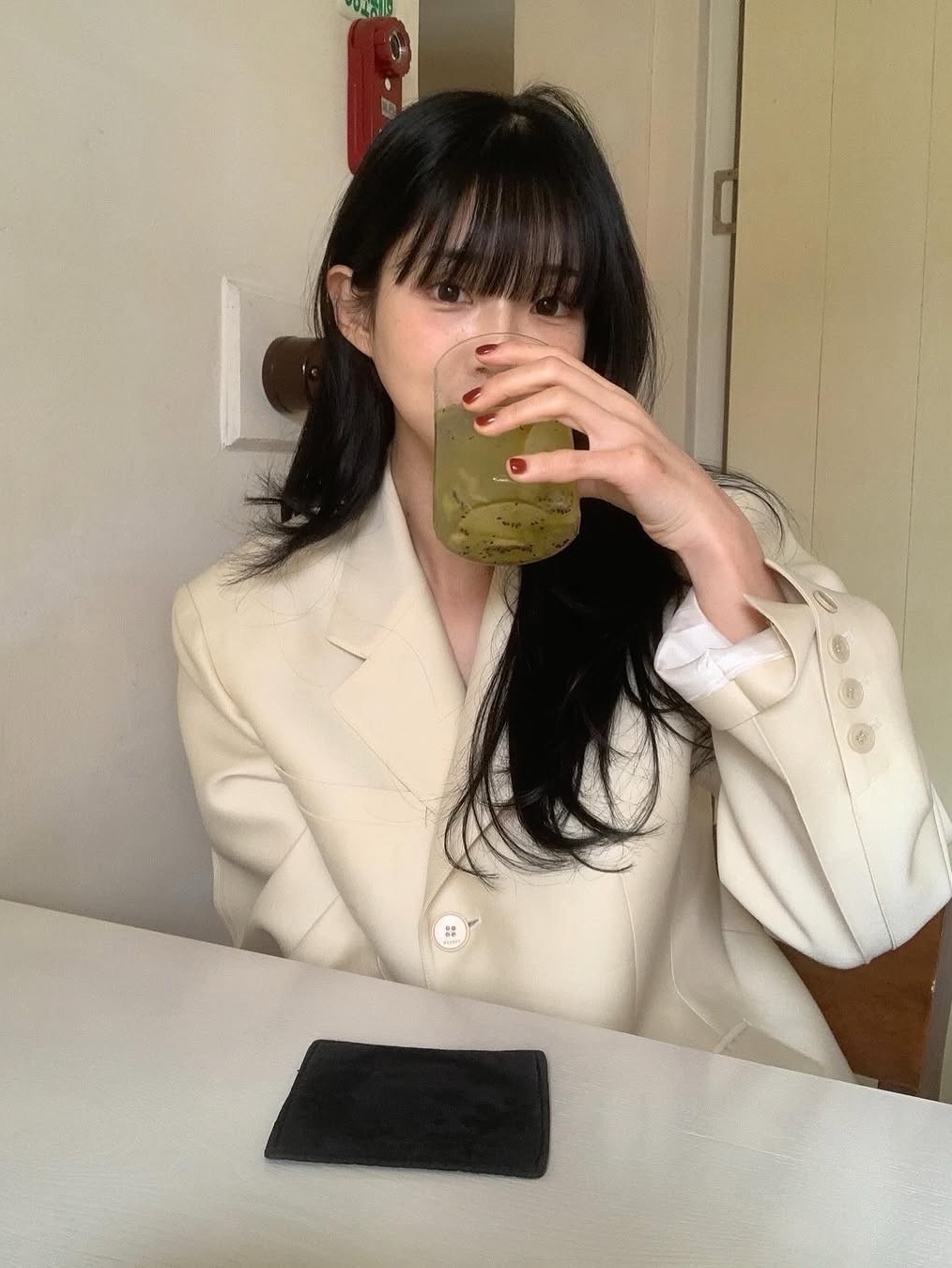 FARVEN Wool Silk Jacket Cream Ivory, FARVEN Wool Silk Pants Cream Ivory 착용 스타일 - 1
