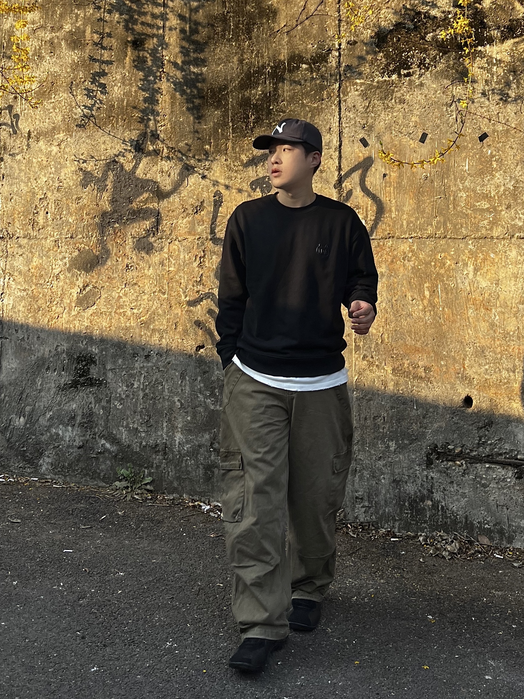 noun Washed Cargo Pants Khaki, Pemont Square Black 착용 스타일 - 3