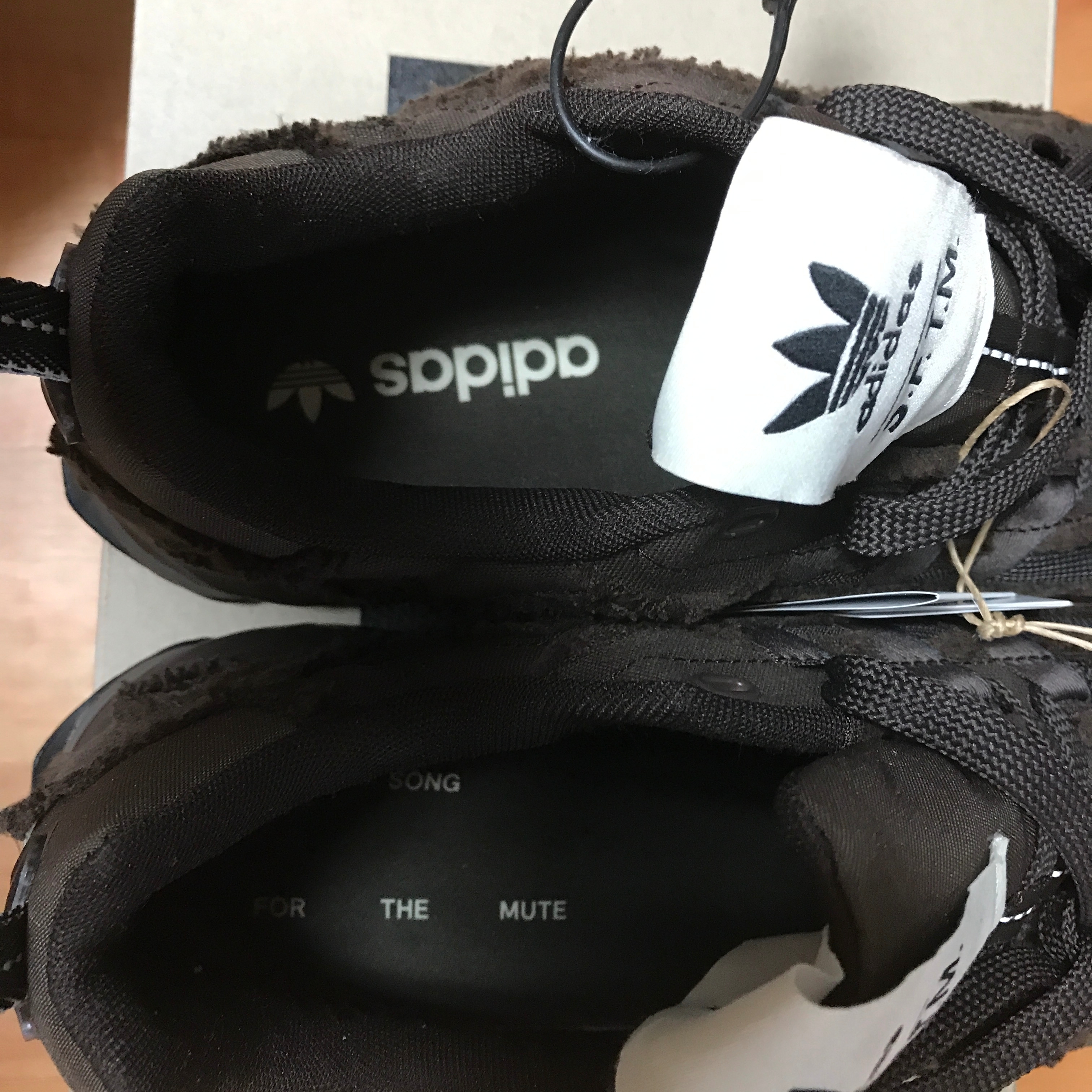 Adidas x Song for the Mute Shadowturf Dark Brown 착용 스타일 - 2