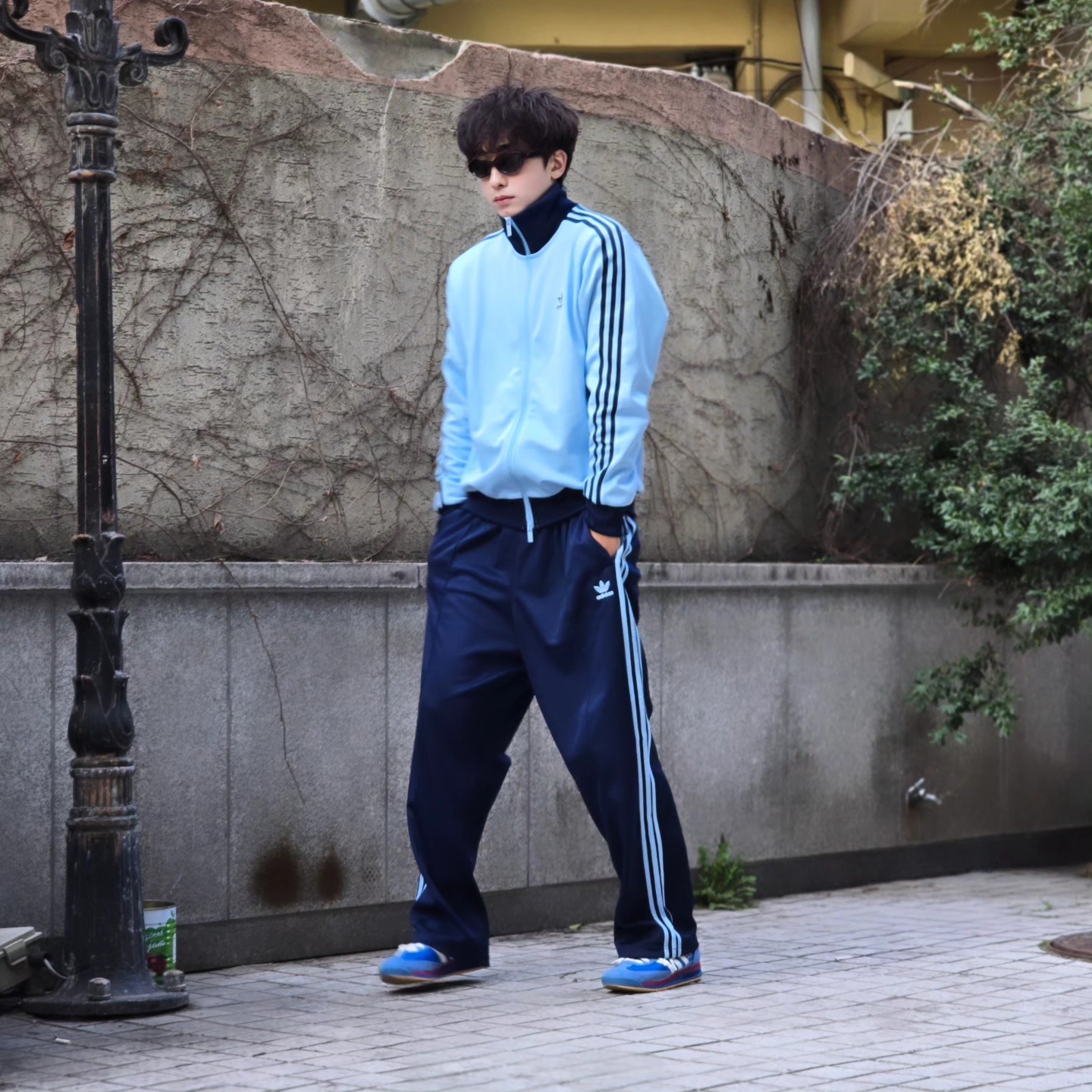 Adidas Adicolor Classic Beckenbauer Track Top Clear Sky Night Indigo - KR Sizing, Adidas Originals Adicolor Buggy Fit Firebird Track Pants Night Indigo Clear Sky - KR Sizing 착용 스타일 - 1