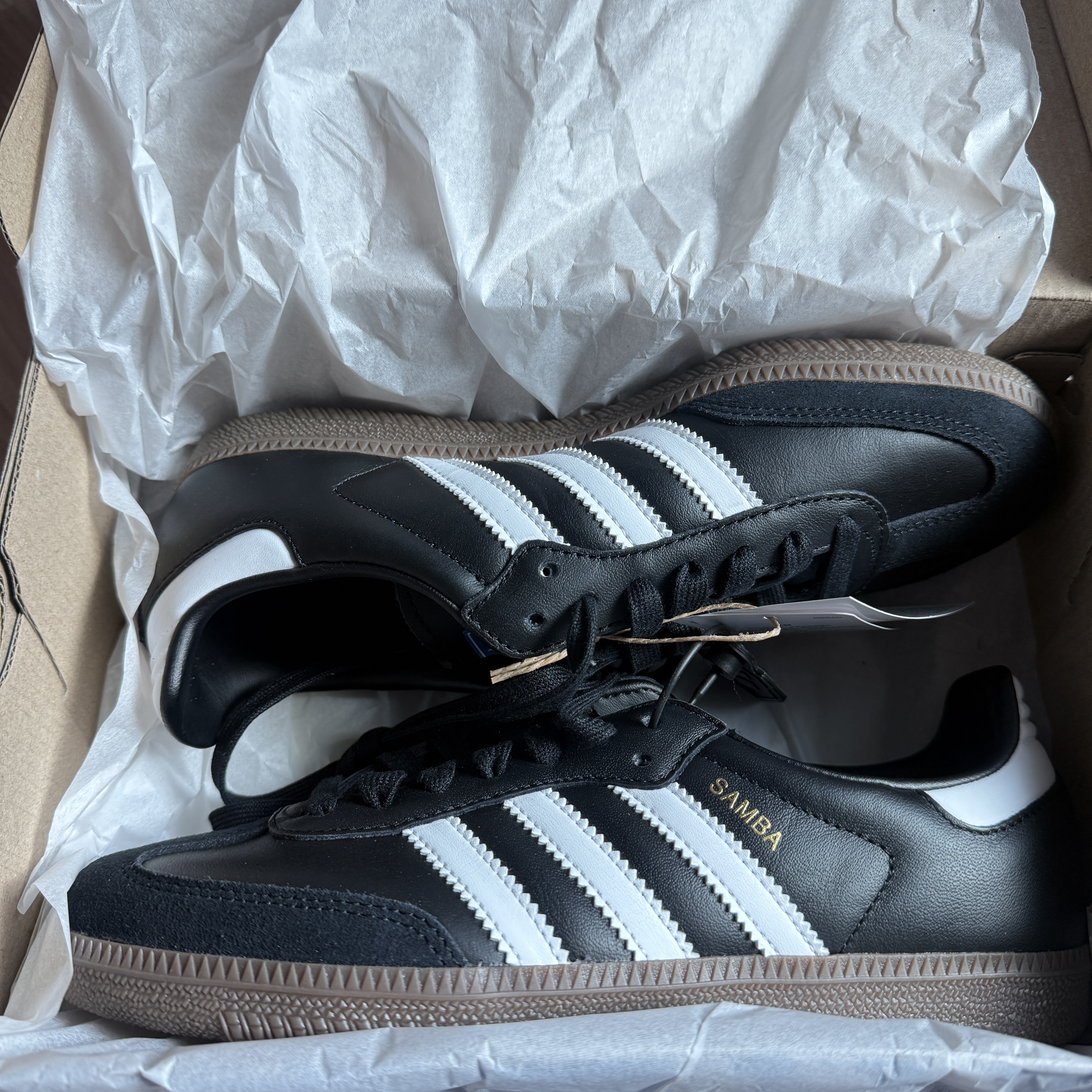 Adidas Samba OG Black White Gum 착용 스타일