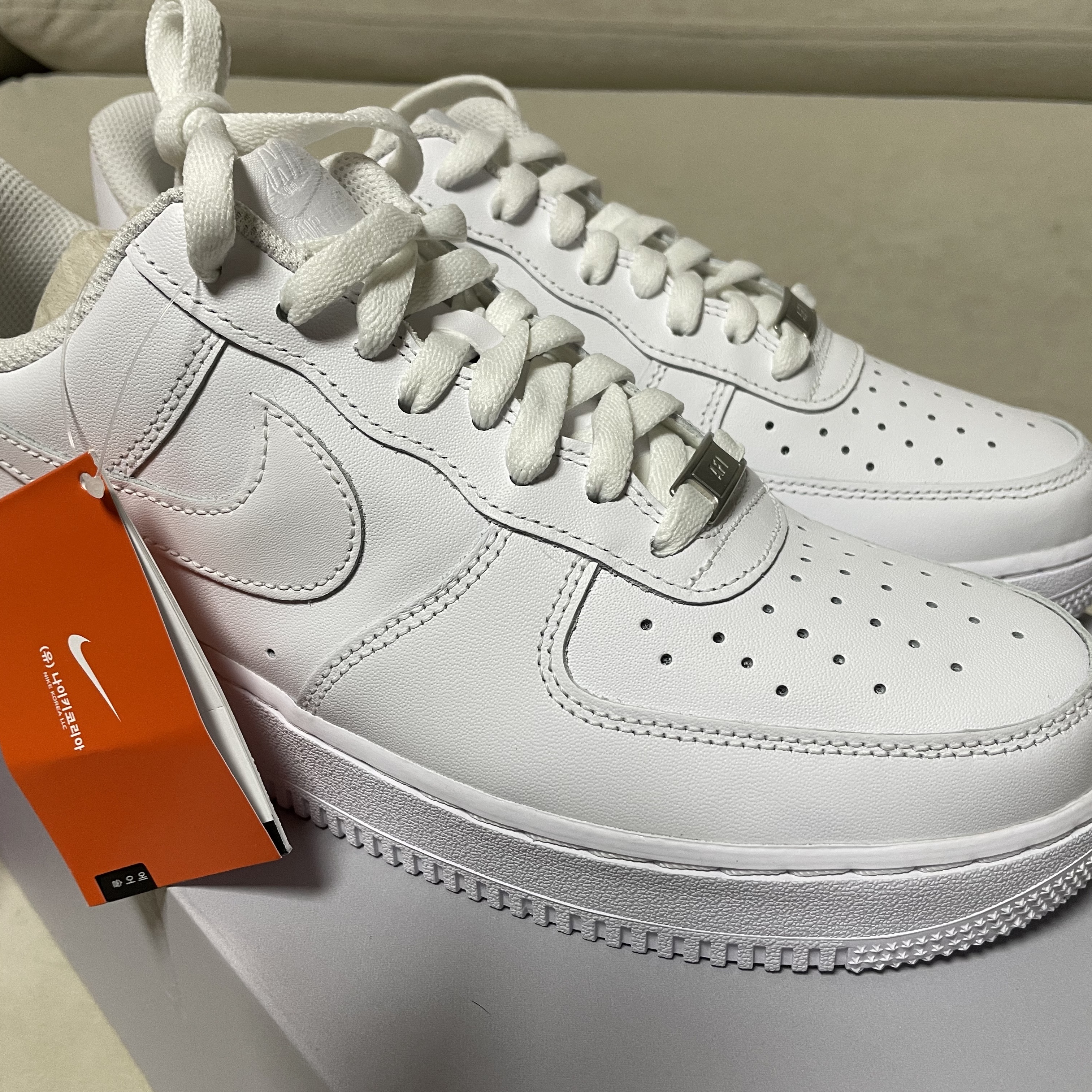 Nike Air Force 1 '07 Low White 착용 스타일