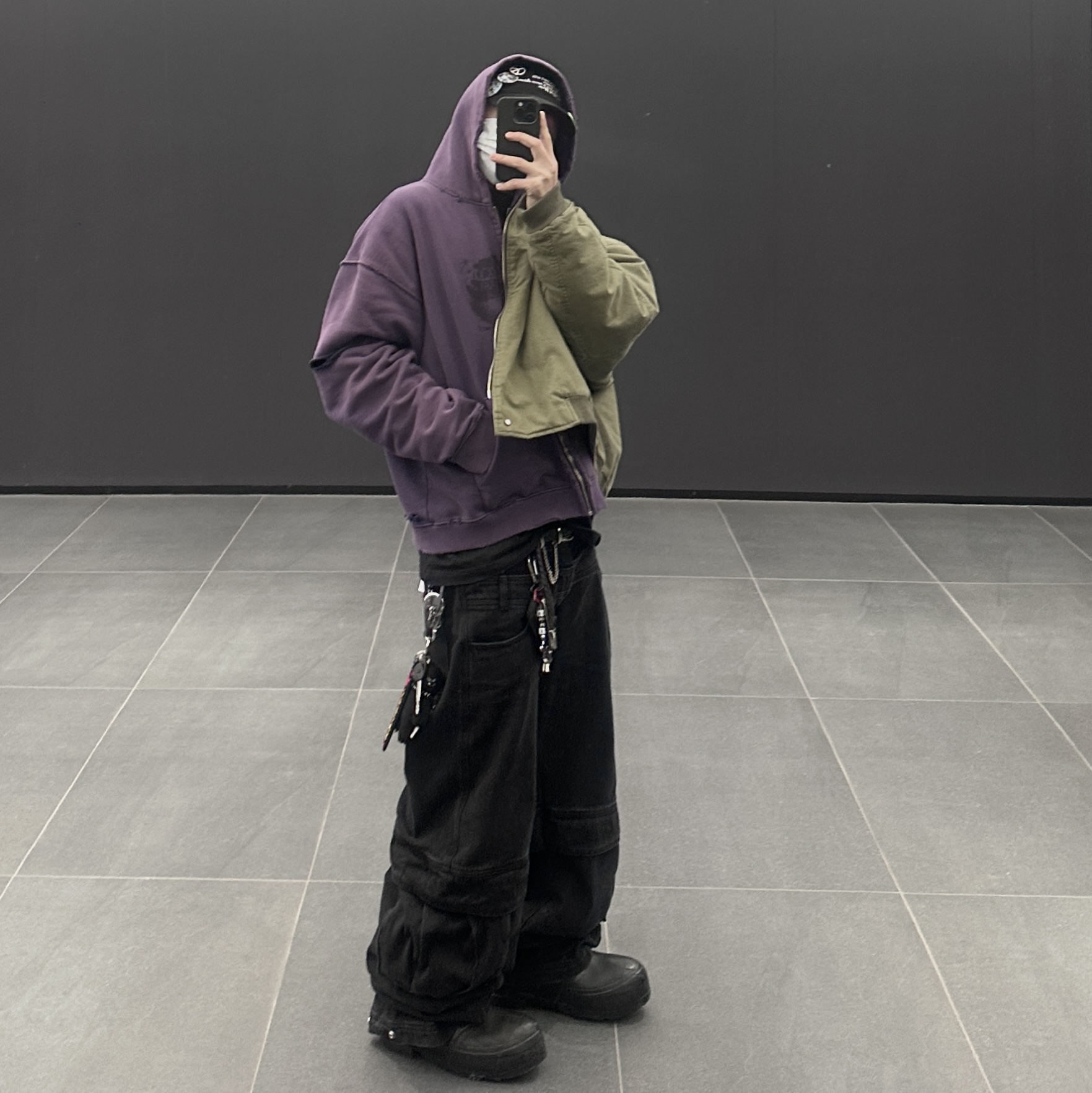 [KREAM 단독] BLR x POG Divided Curved Line Double Buckle Pants Black 착용 스타일