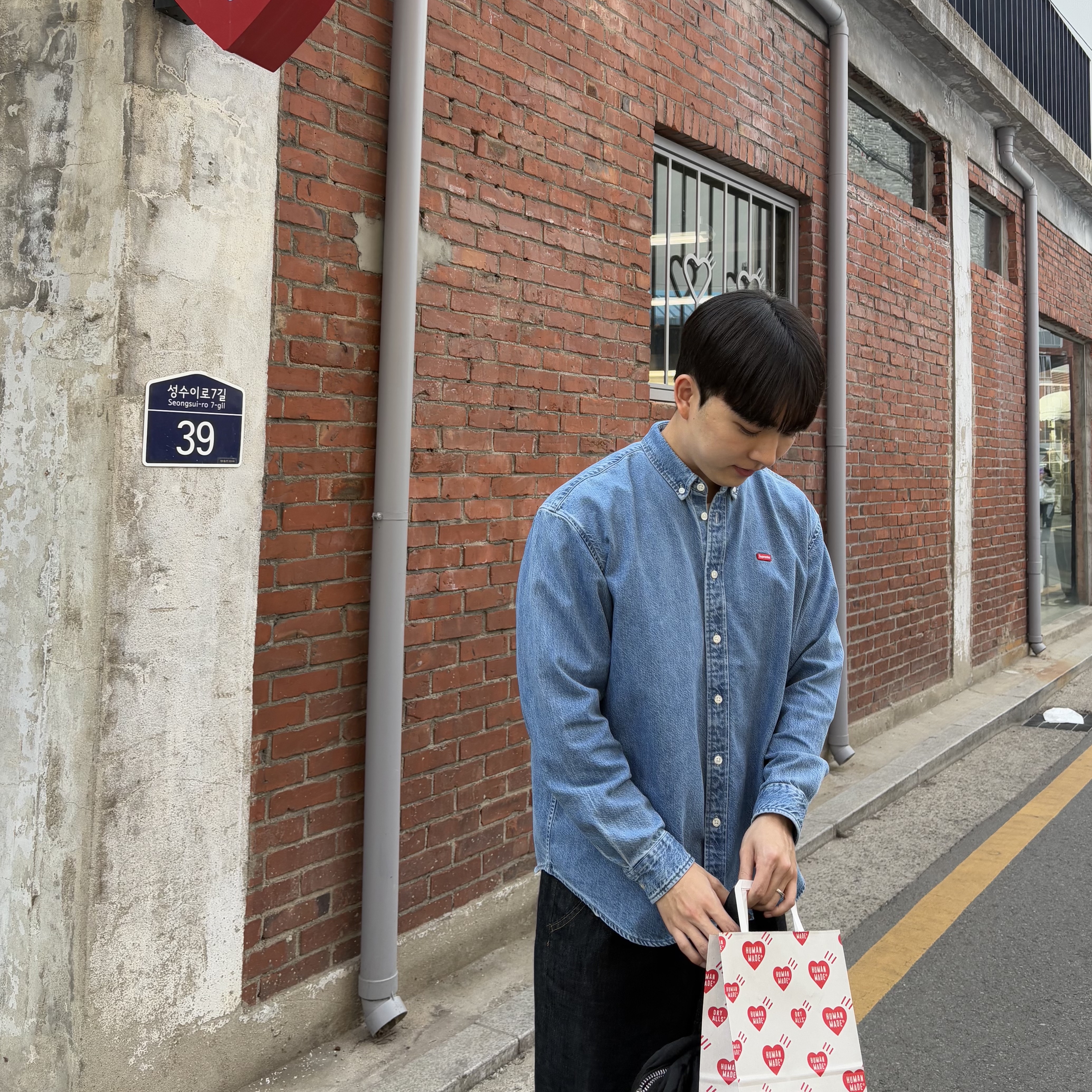 Supreme Small Box Denim Shirt Washed Indigo - 25SS 착용 스타일