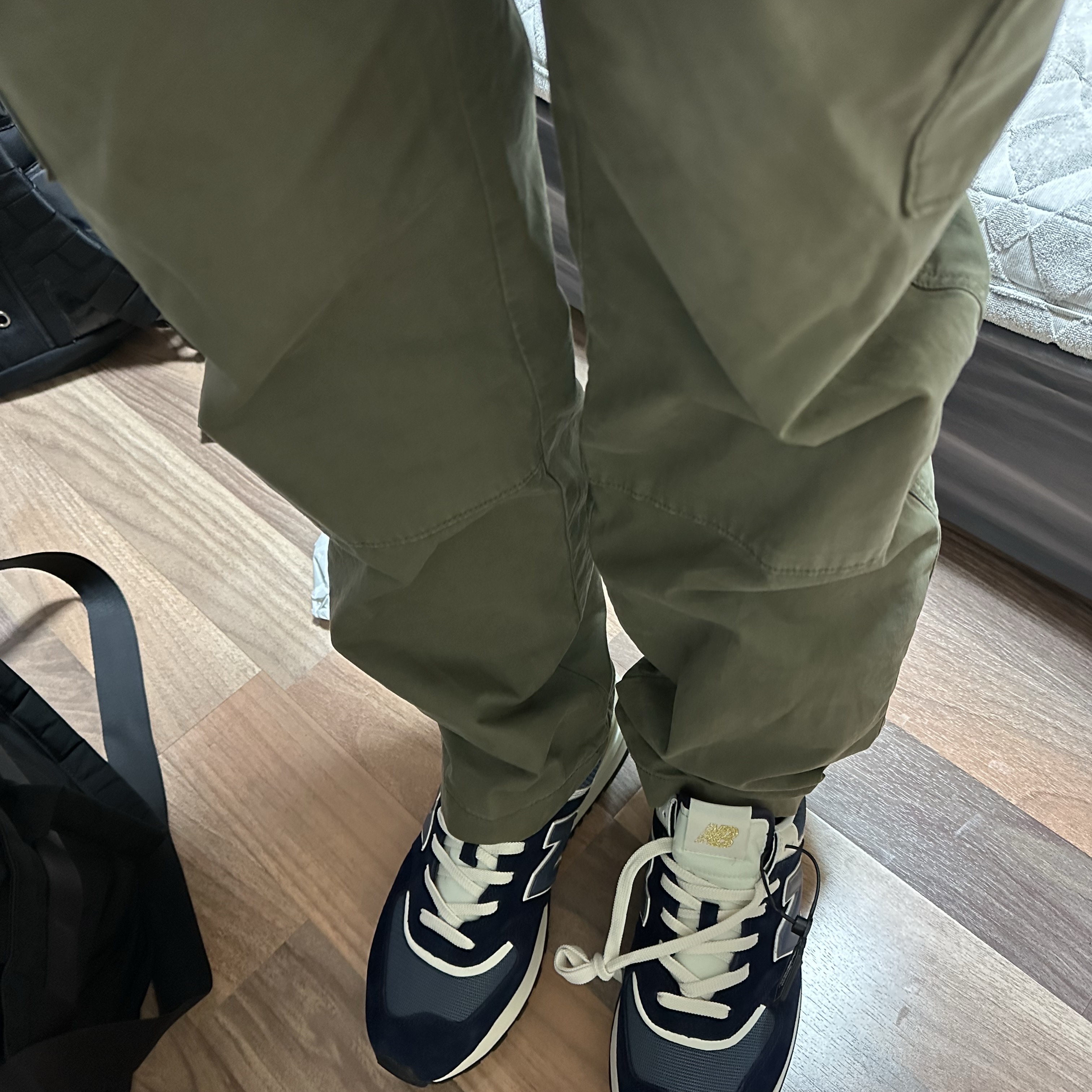 New Balance 574 Legacy Navy 착용 스타일