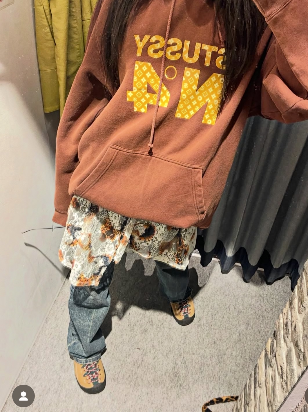 (W) Keen Jasper Suede Sneakers Camel, Emis New Leopard Corduroy Eco Bag Beige 착용 스타일