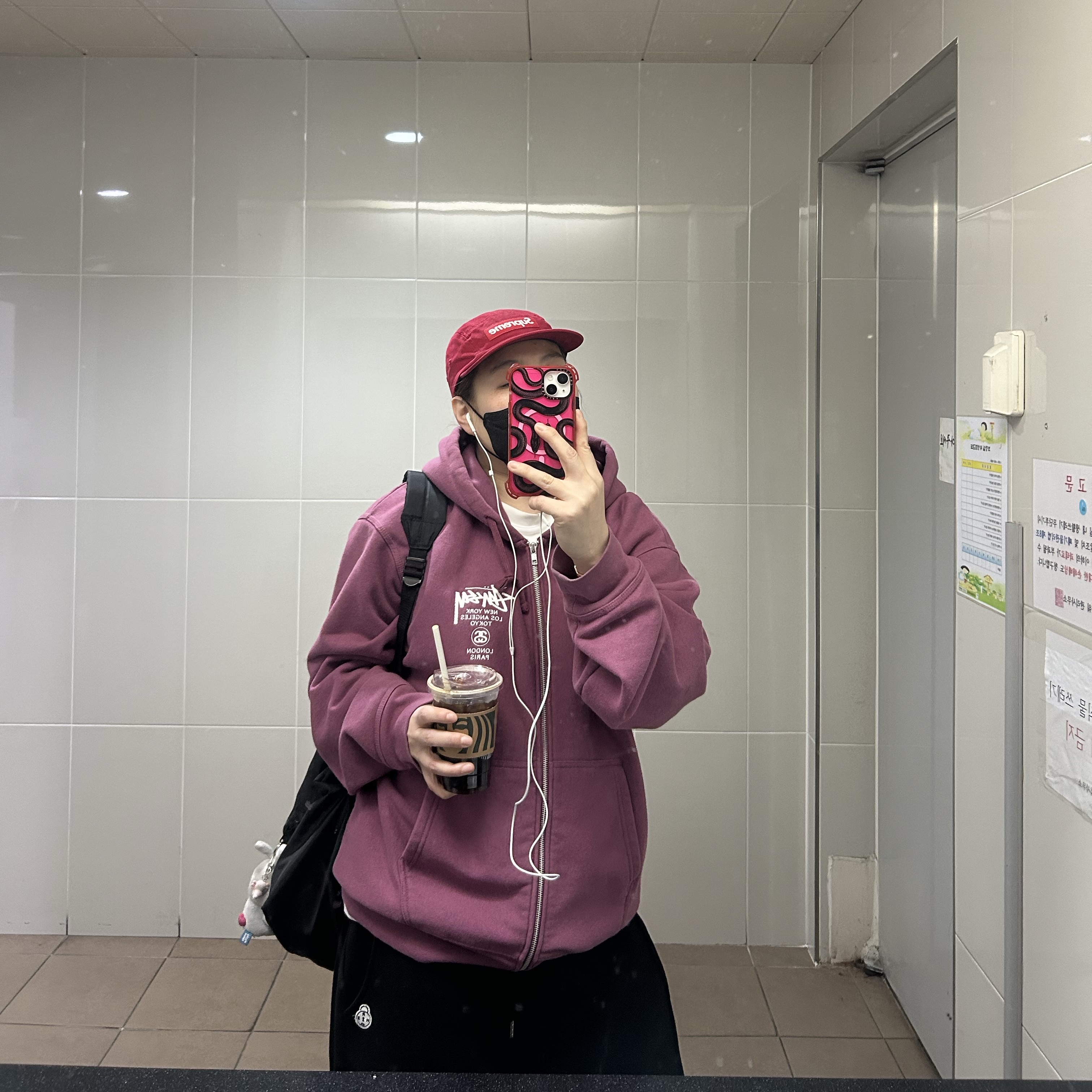 Supreme Washed Chino Twill Camp Cap Red - 24SS, Stussy World Tour Zip Hoodie Berry 2024 착용 스타일 - 1