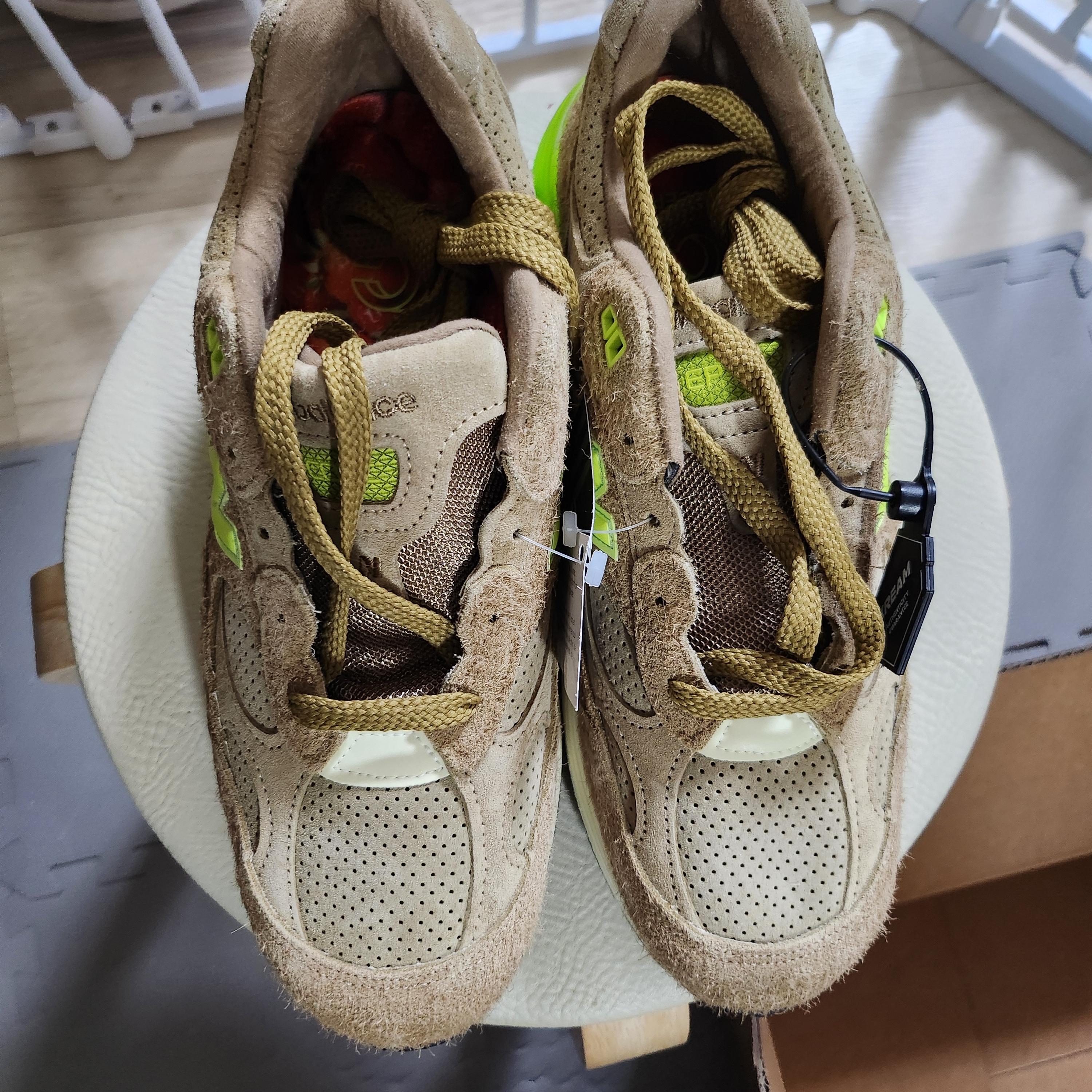 New Balance x Concepts 992 Made in USA Low Hanging Fruit (Special Box) 착용 스타일 - 4