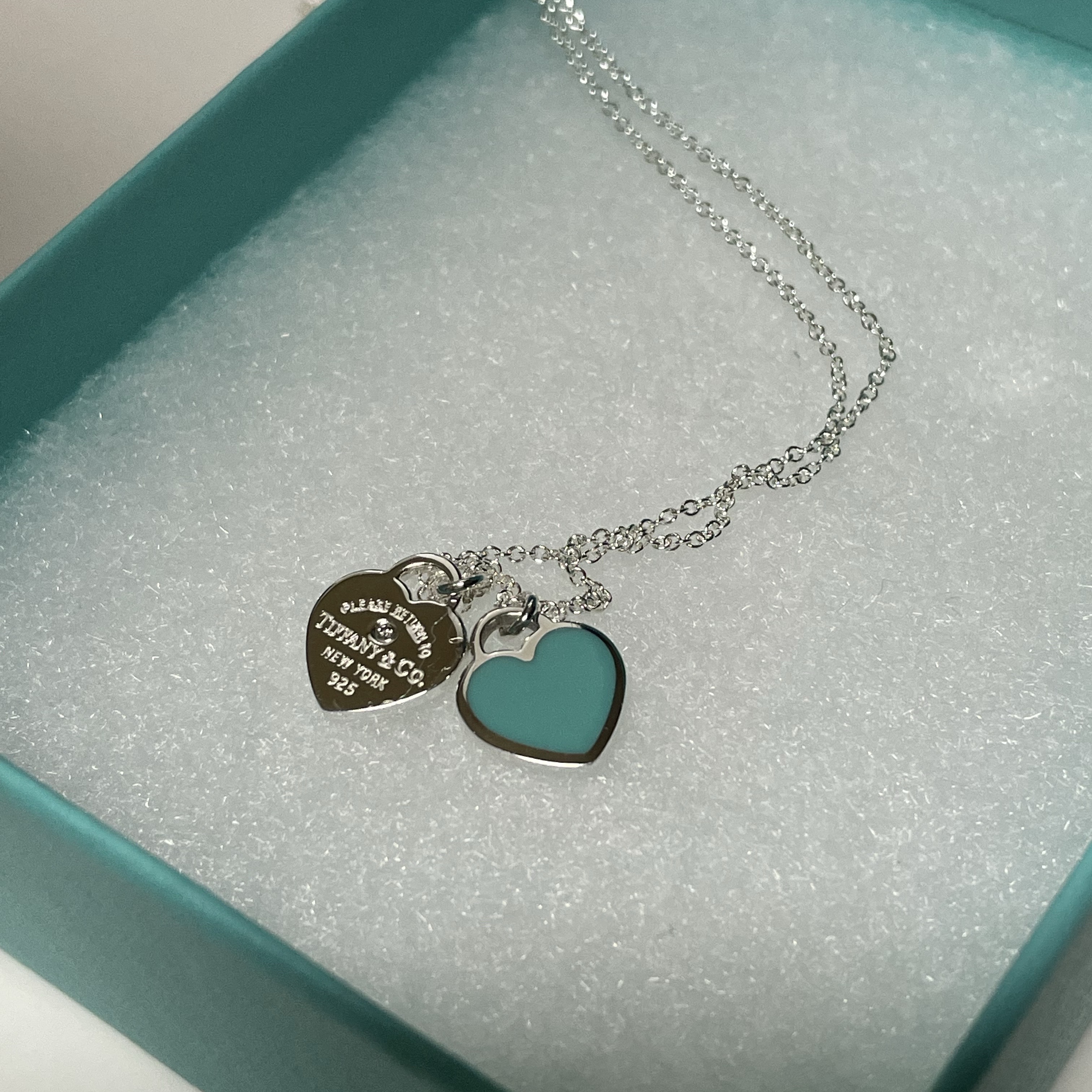 Tiffany & Co. Return To Tiffany Blue Double Heart Tag Pendant Mini Silver 착용 스타일