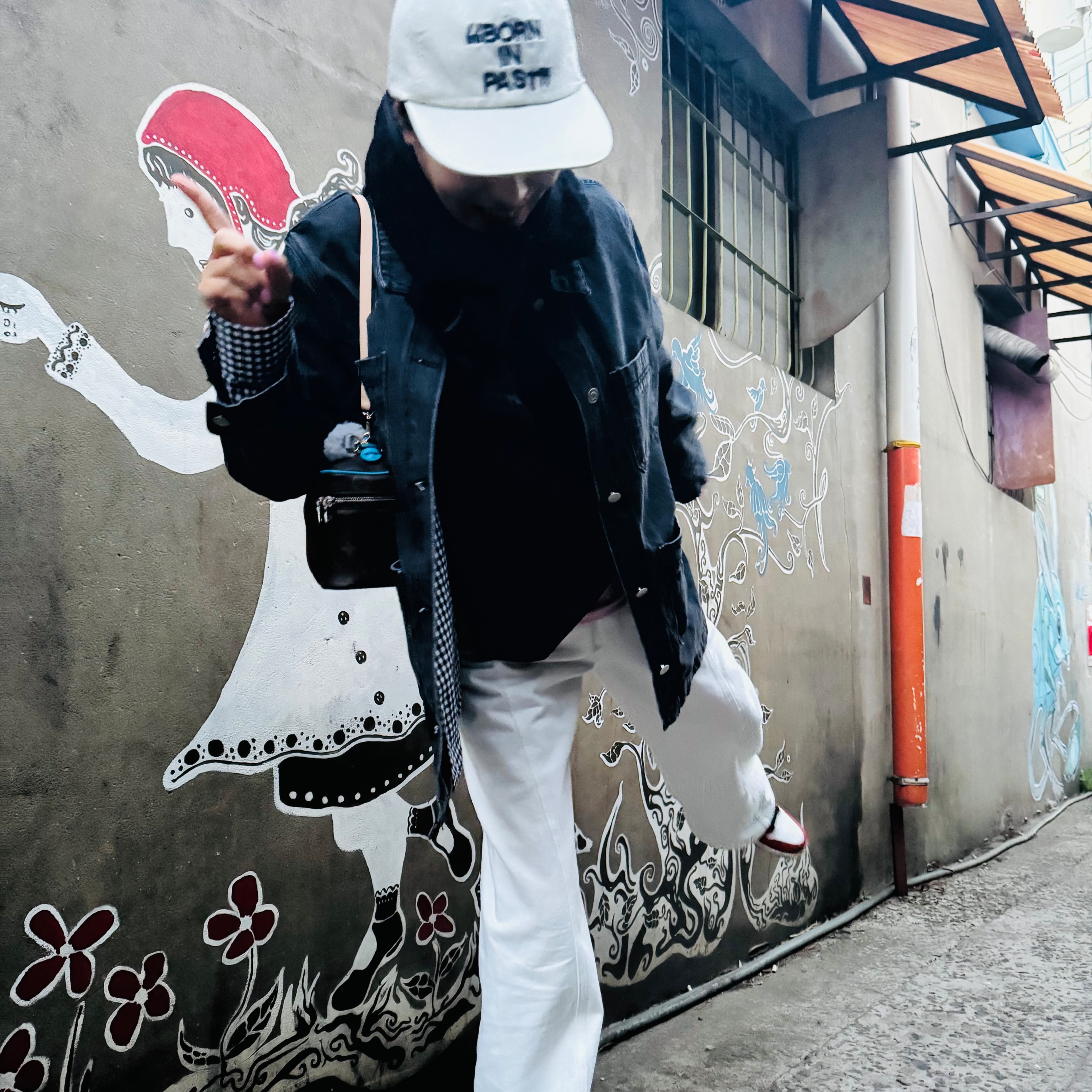 Adidas Adicolor Classic Waffle Beckenbauer Track Jacket Wonder White - KR Sizing, (W) Nike Air Superfly Metallic Silver and Black 착용 스타일 - 3