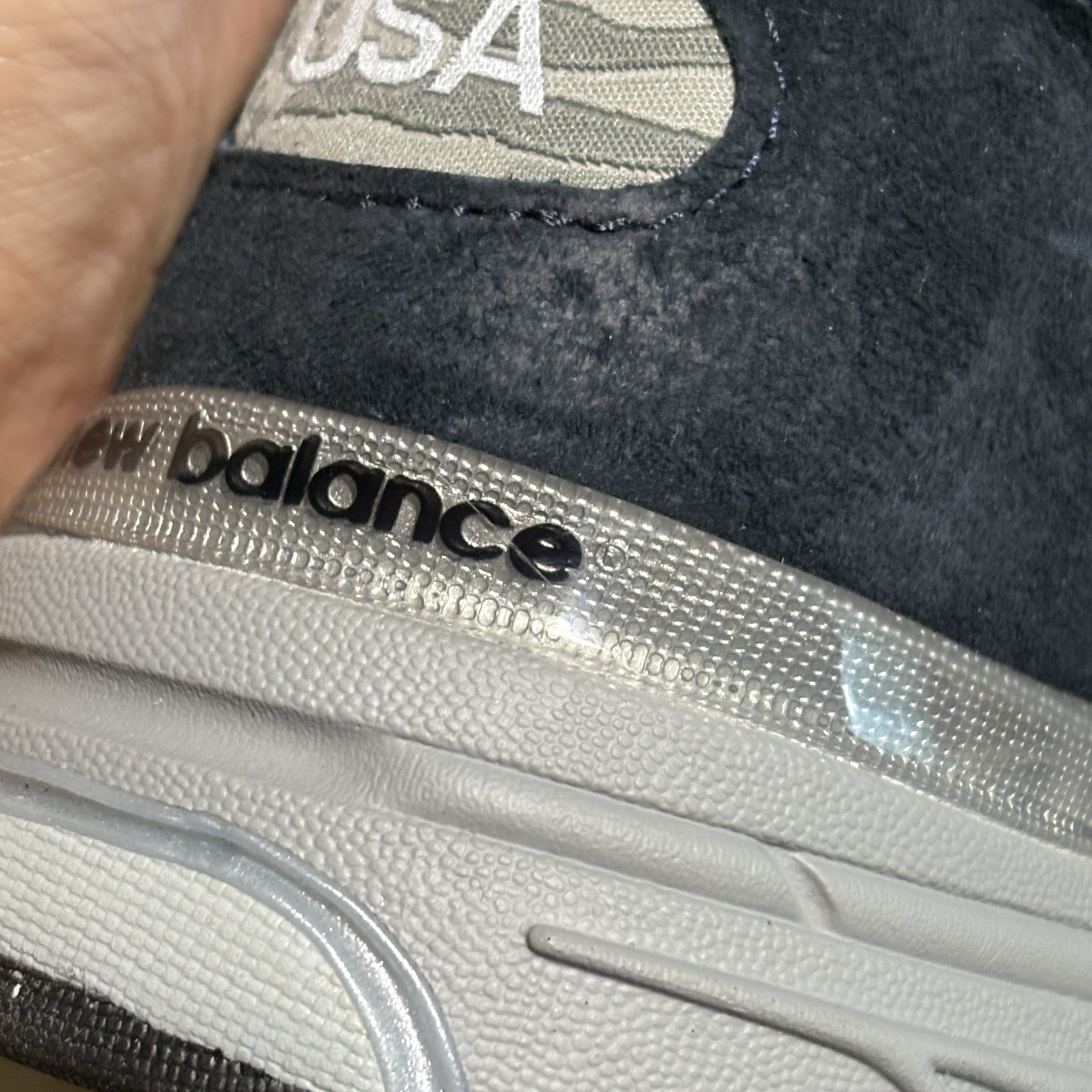 뉴발란스 993 메이드 인 USA 네이비 - D 스탠다드 착용 스타일 - 1
