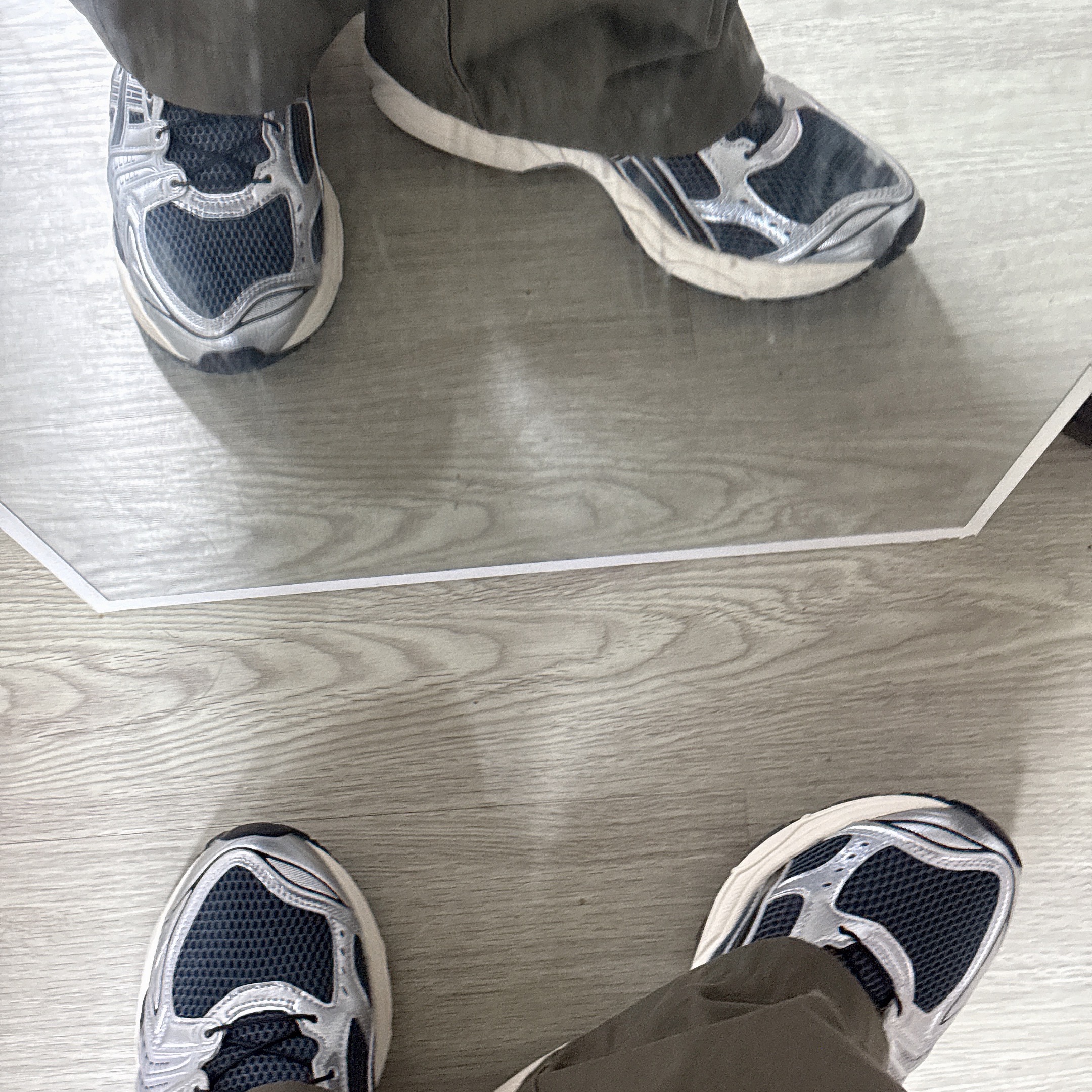 Asics Unlimited Gel-Kayano 14 Carrier Grey Black 착용 스타일