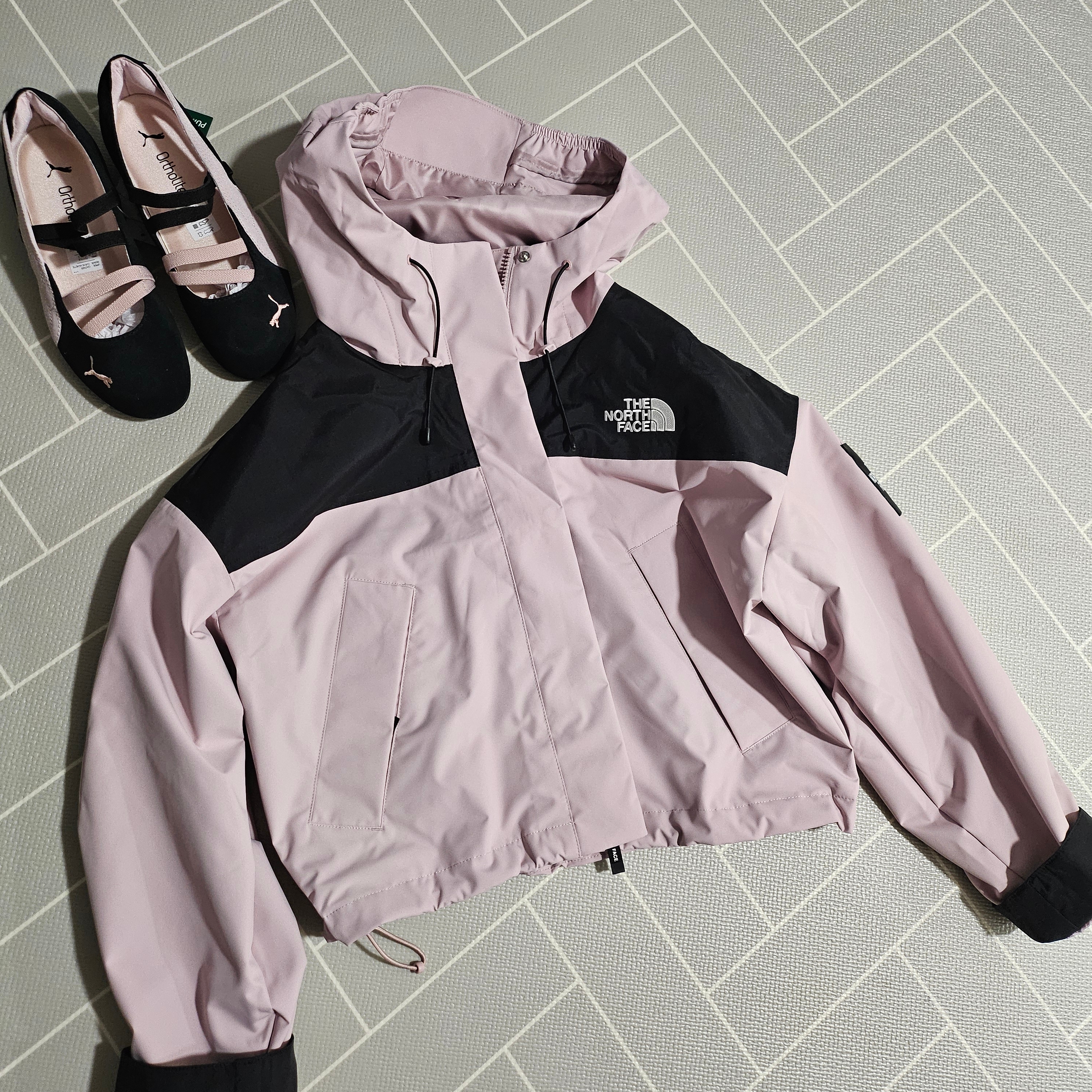 (W) Puma Speedcat Ballet Suede Puma  Black Mauve Mist, (W) The North Face White Label Vaiden Jacket Pale Pink 착용 스타일