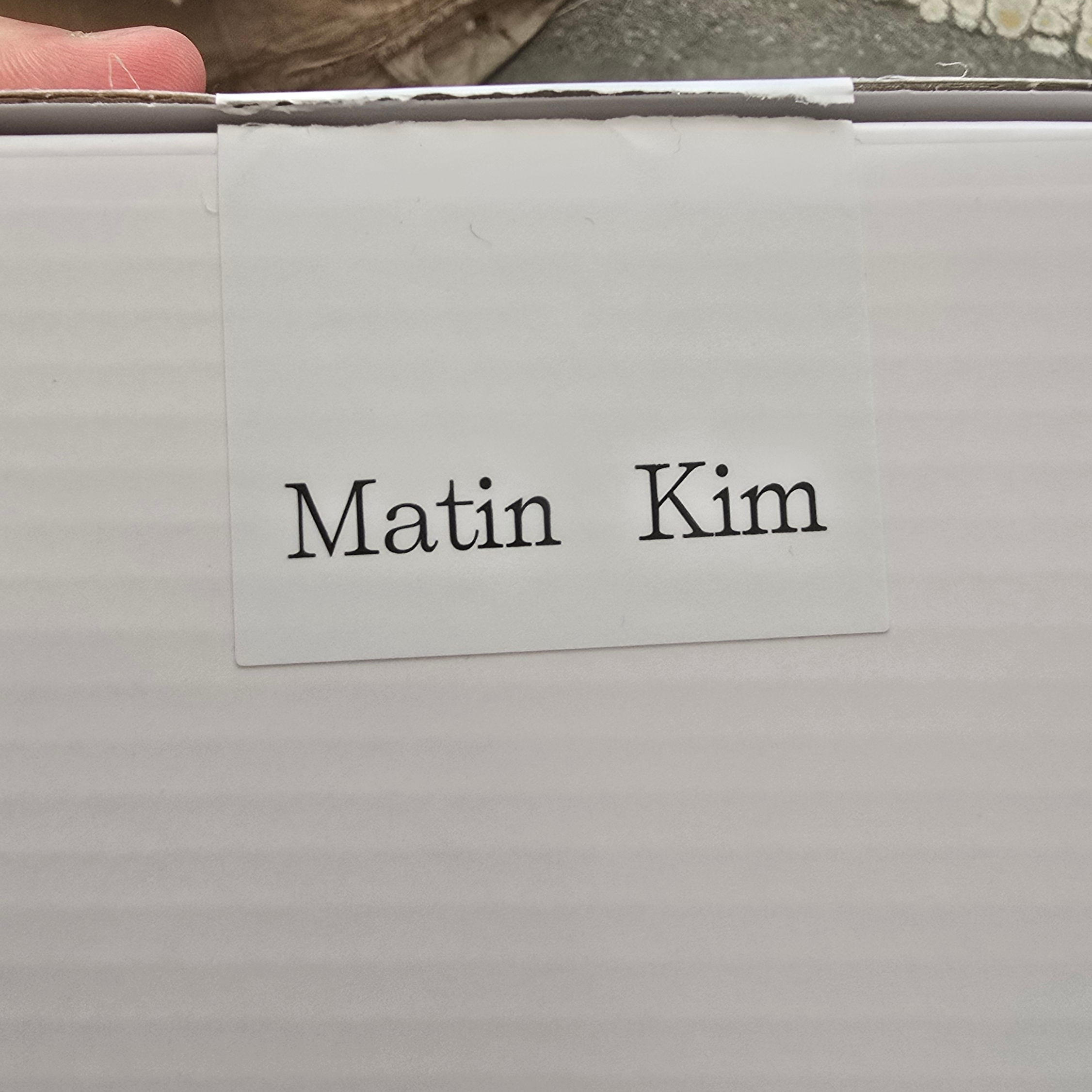 Matin Kim Vintage Card Wallet Black 착용 스타일
