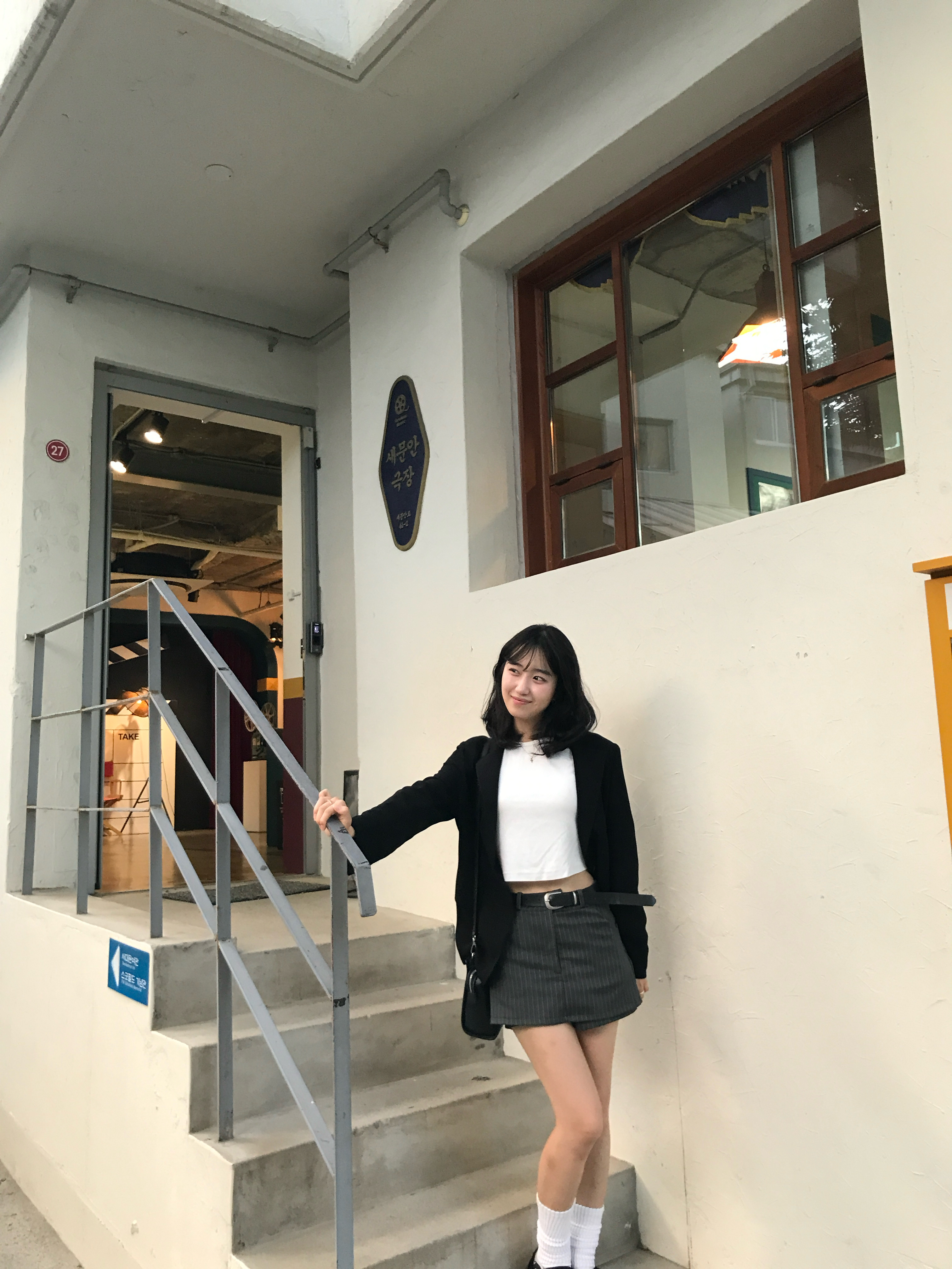 (W) Rockfishweatherwear x Glowny Bryn Velcro Sneakers Black 착용 스타일 - 2