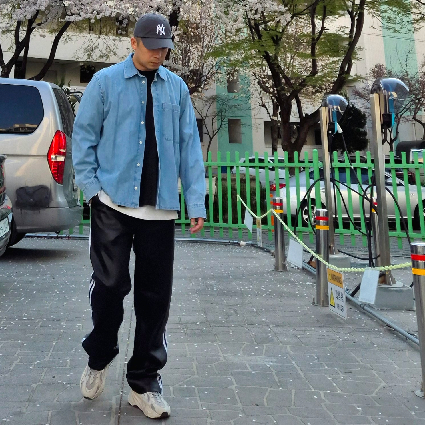 Adidas Yeezy Boost 700 V2 Static 2018, Adidas Faux Leather Adicolor 3S Firebird Track Pants Black - KR Sizing 착용 스타일 - 2