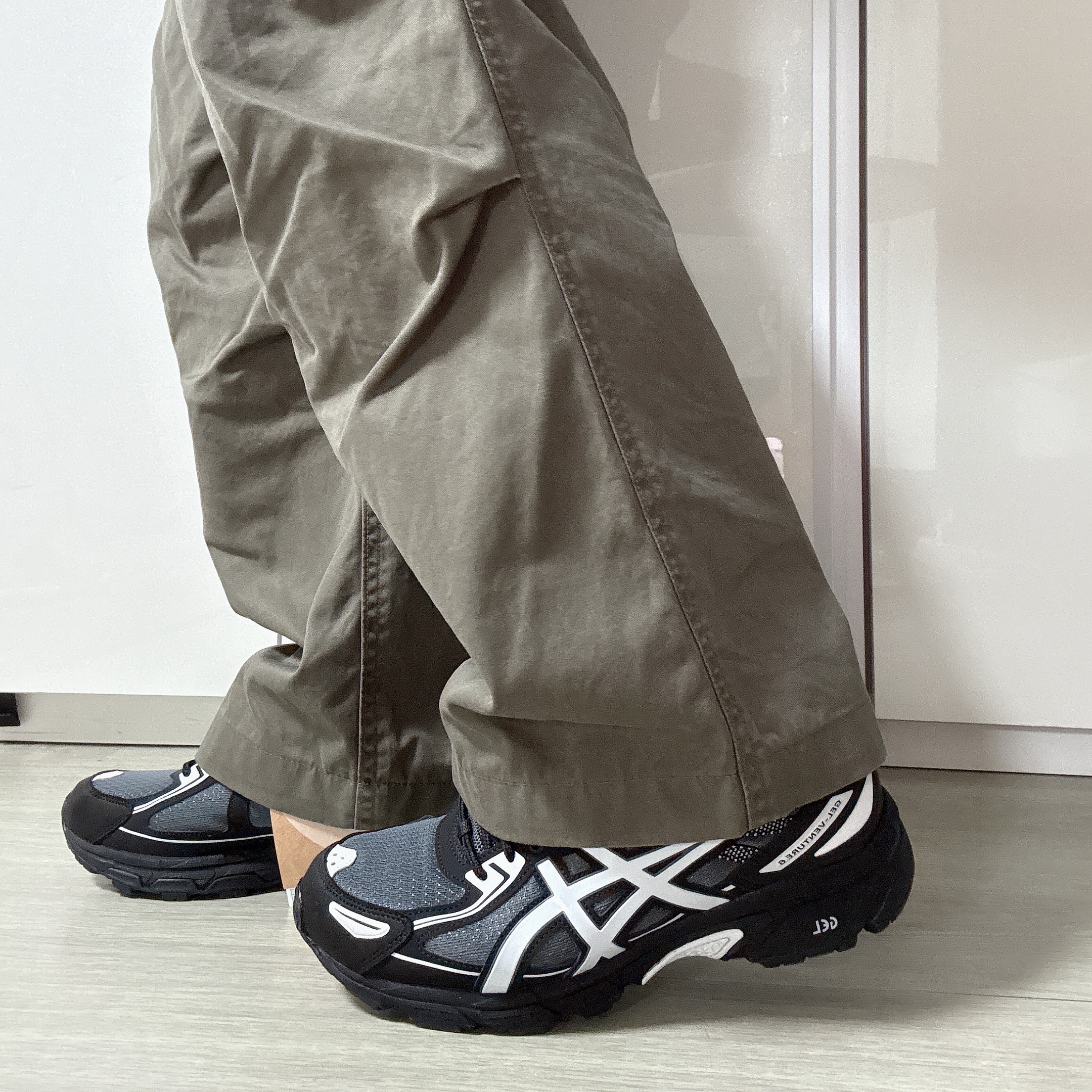 Asics Gel-Venture 6 Carrier Grey 착용 스타일