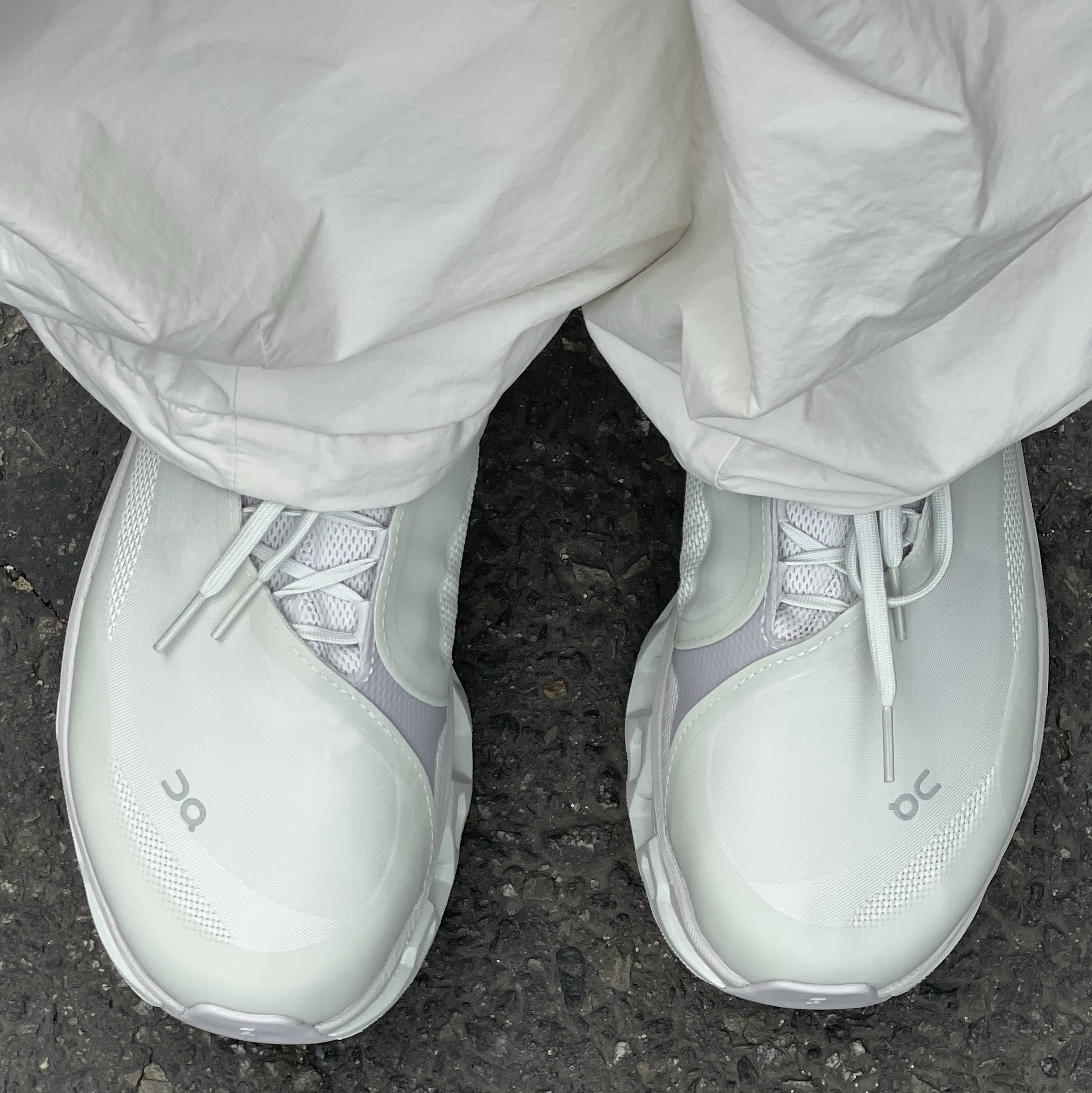 On Running x Post Archive Faction (Paf) Cloudmonster 2 Vapor Frost 착용 스타일 - 1