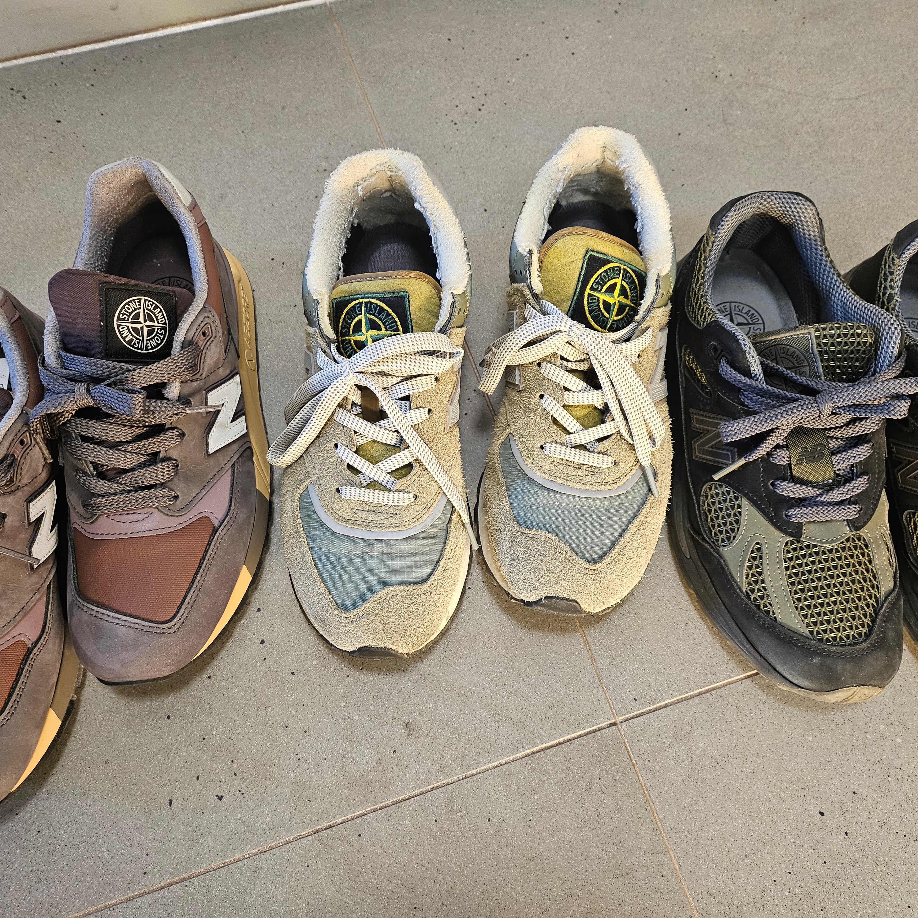 New Balance x Stone Island 998 Made in USA Mauve Deep Plum, New Balance x Stone Island 991v2 Made in UK Black Olive Night 착용 스타일
