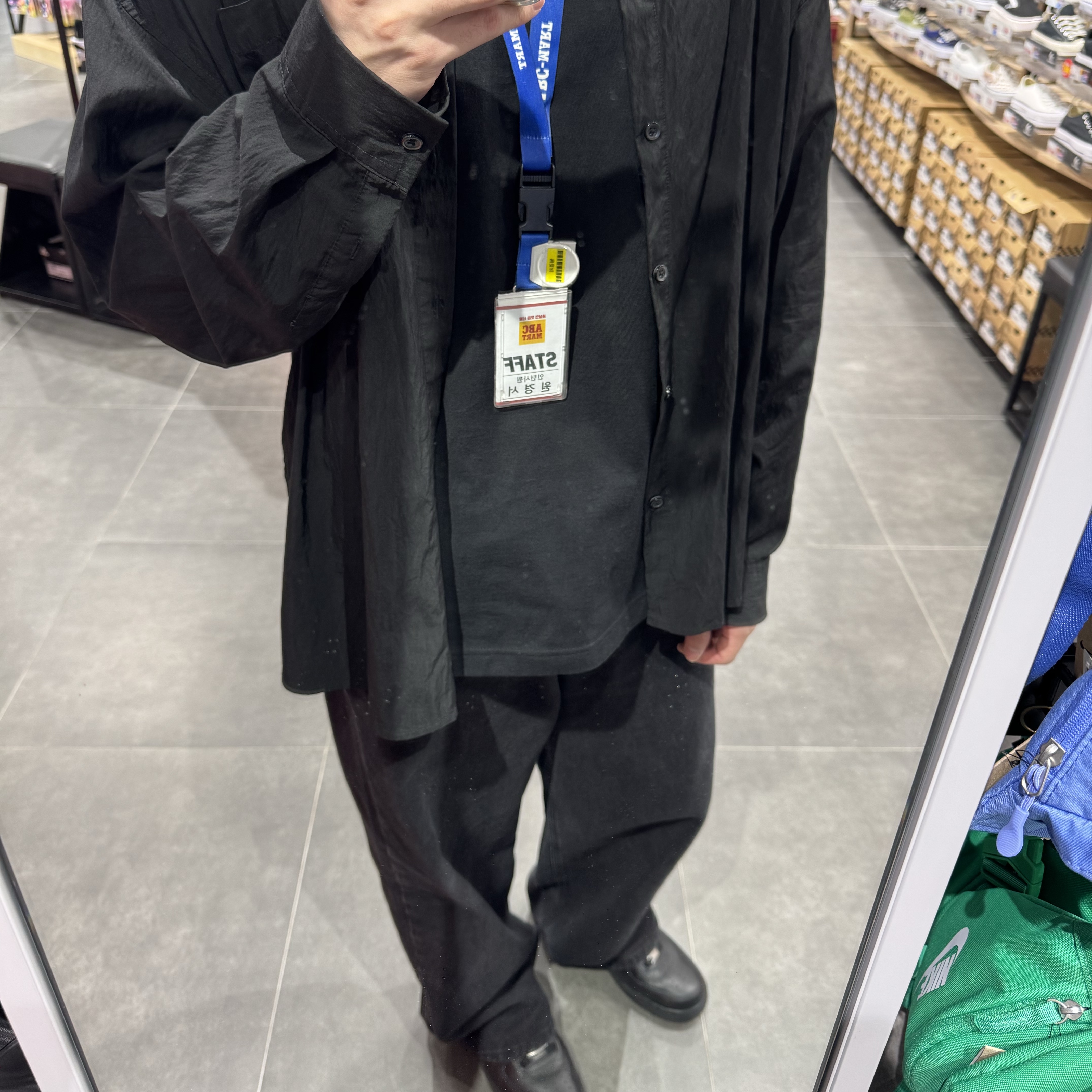 Nike Air Force 1 '07 Low Triple Black 착용 스타일