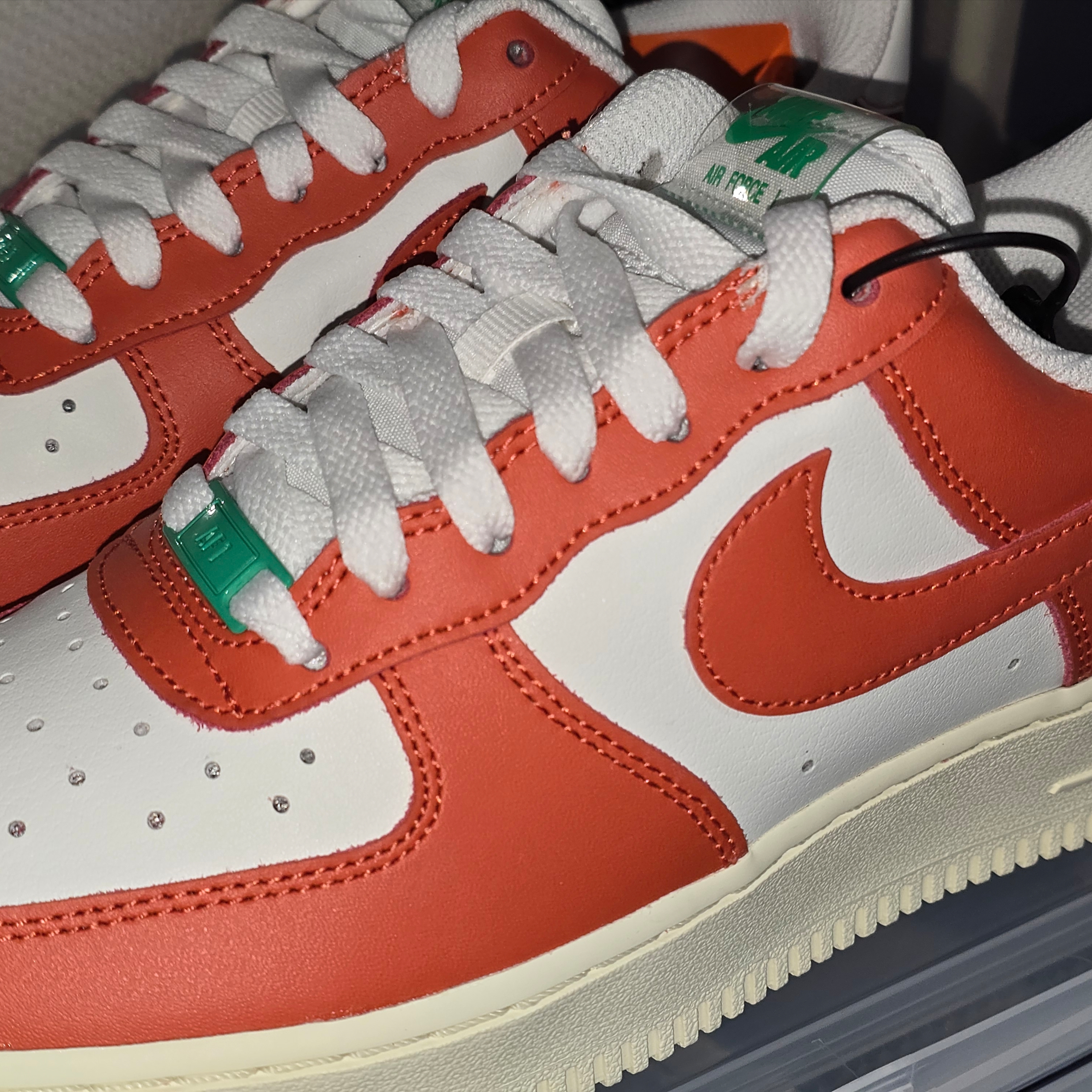 Nike Air Force 1 '07 LV8 Pojangmacha 착용 스타일