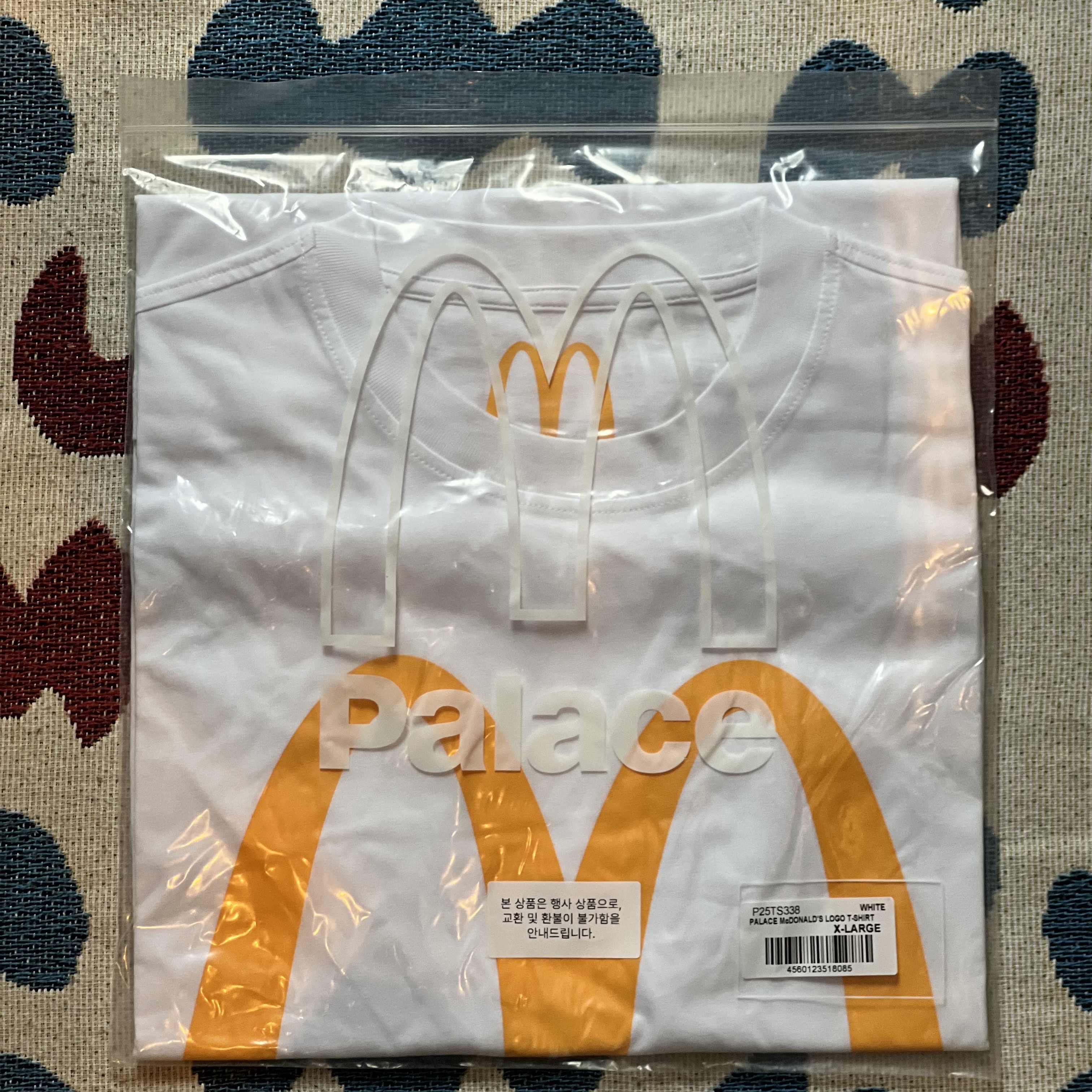 Palace x McDonald's Logo T-Shirt White - 23FW 착용 스타일