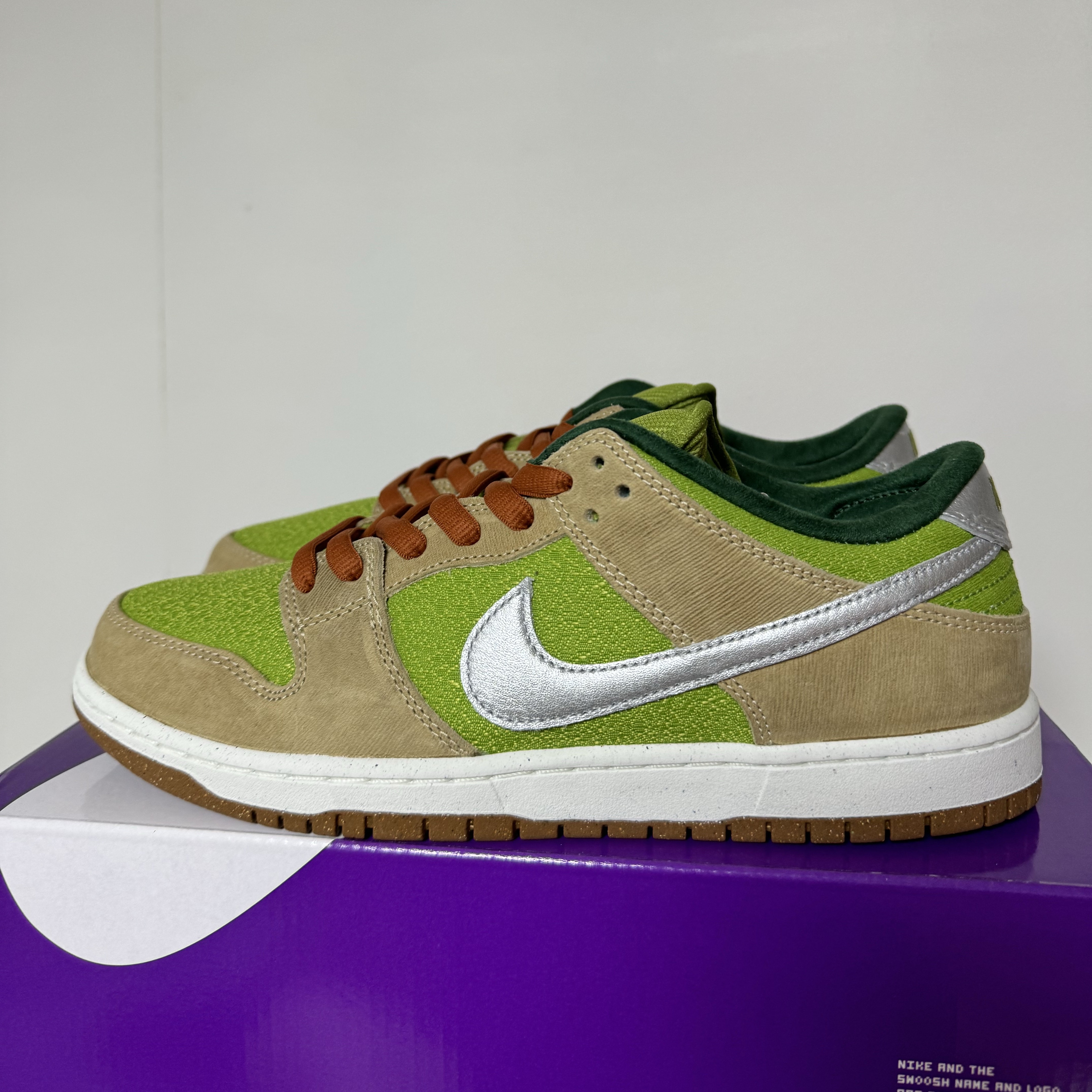 Nike SB Dunk Low Pro Sesame and Pear 착용 스타일