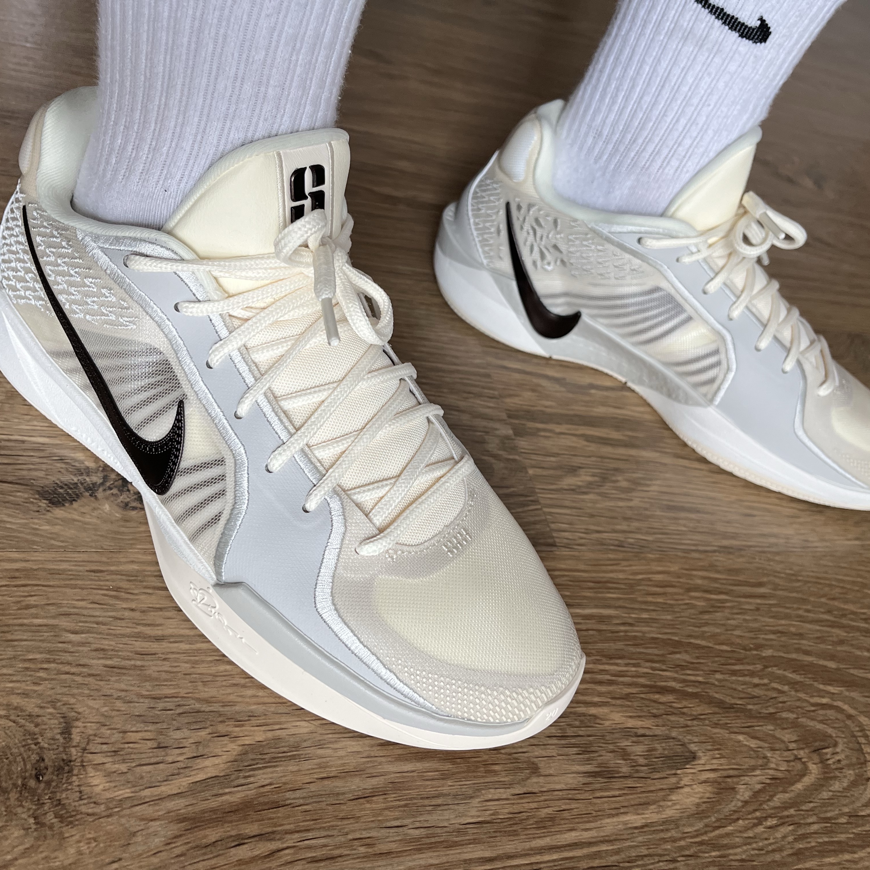 Nike Sabrina 2 EP Coconut Milk Baroque Brown 착용 스타일
