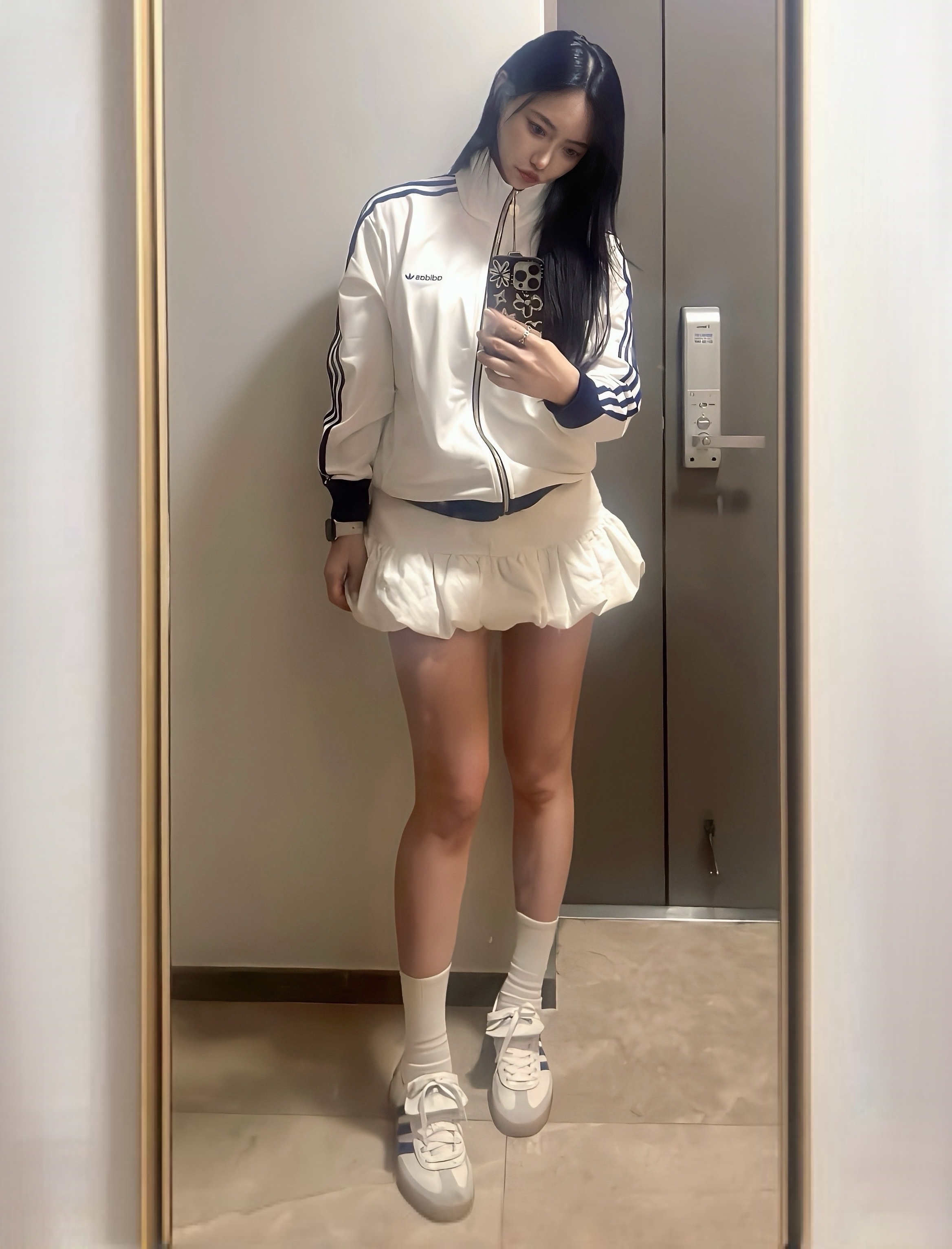 (W) Adidas Firebird Badge Track Top Cloud White - KR Sizing 착용 스타일