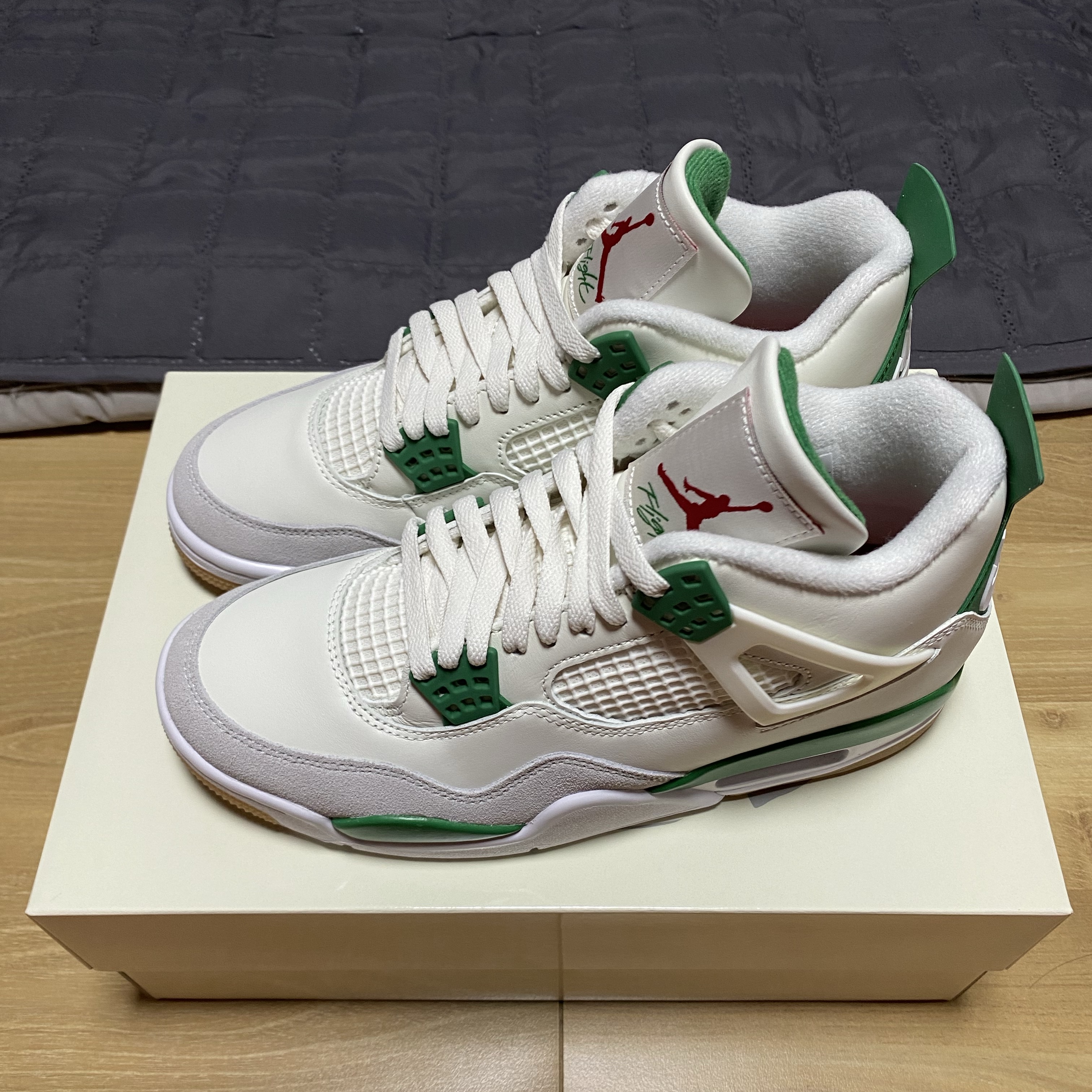 Jordan 4 x Nike SB Retro SP Pine Green 착용 스타일