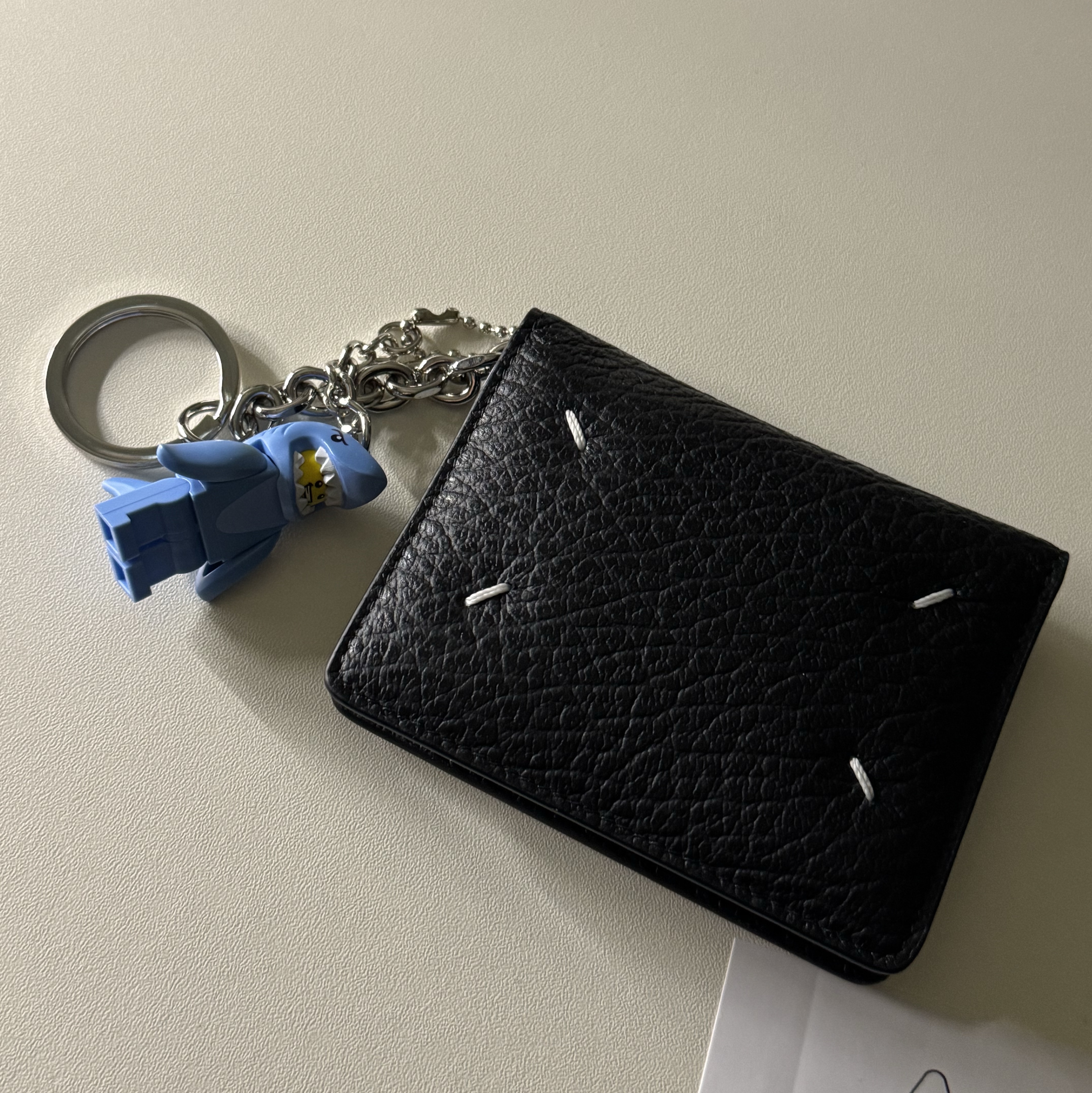 Maison Margiela Keyring Wallet Black 착용 스타일 - 2