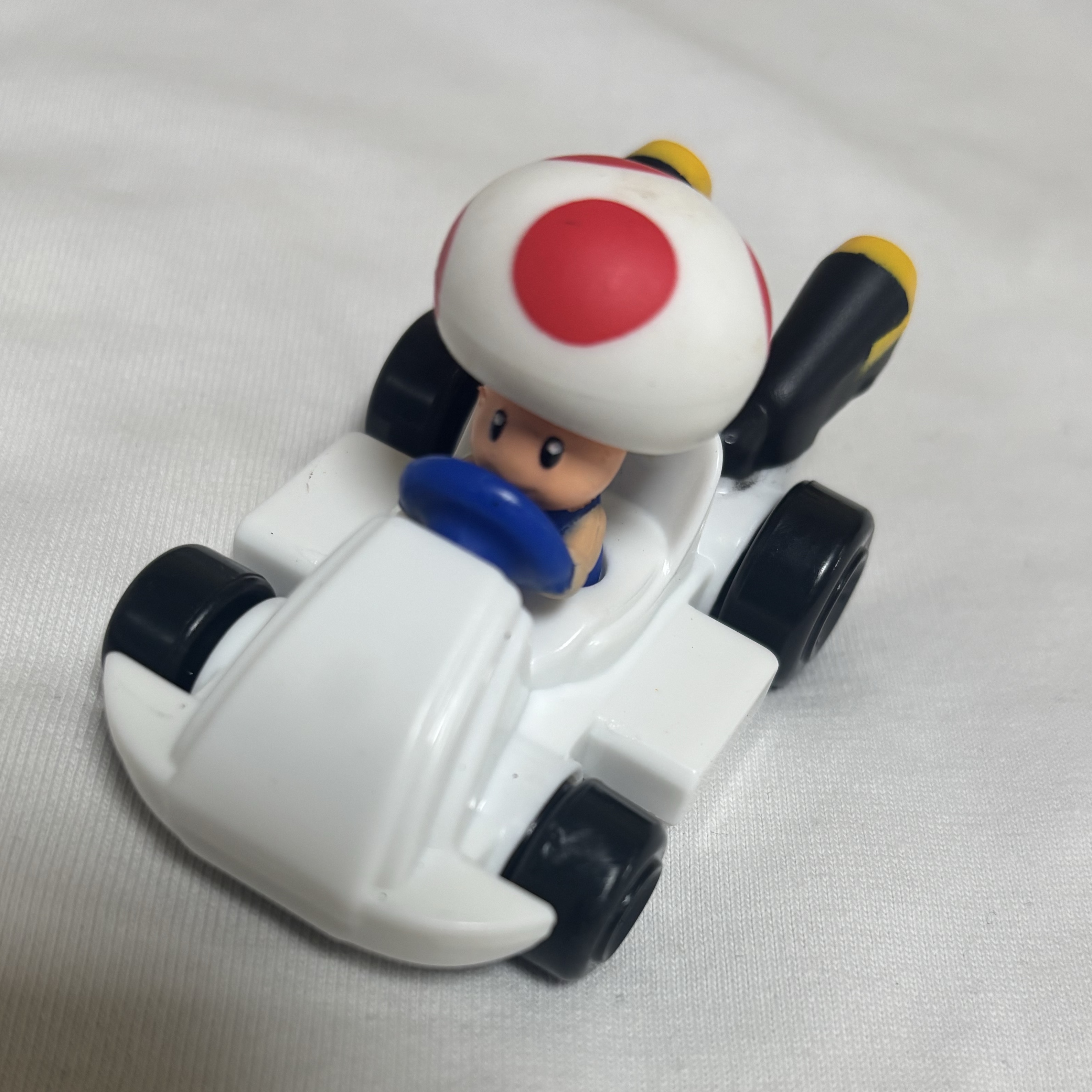 McDonald's x Mario Kart Toad Kart 착용 스타일