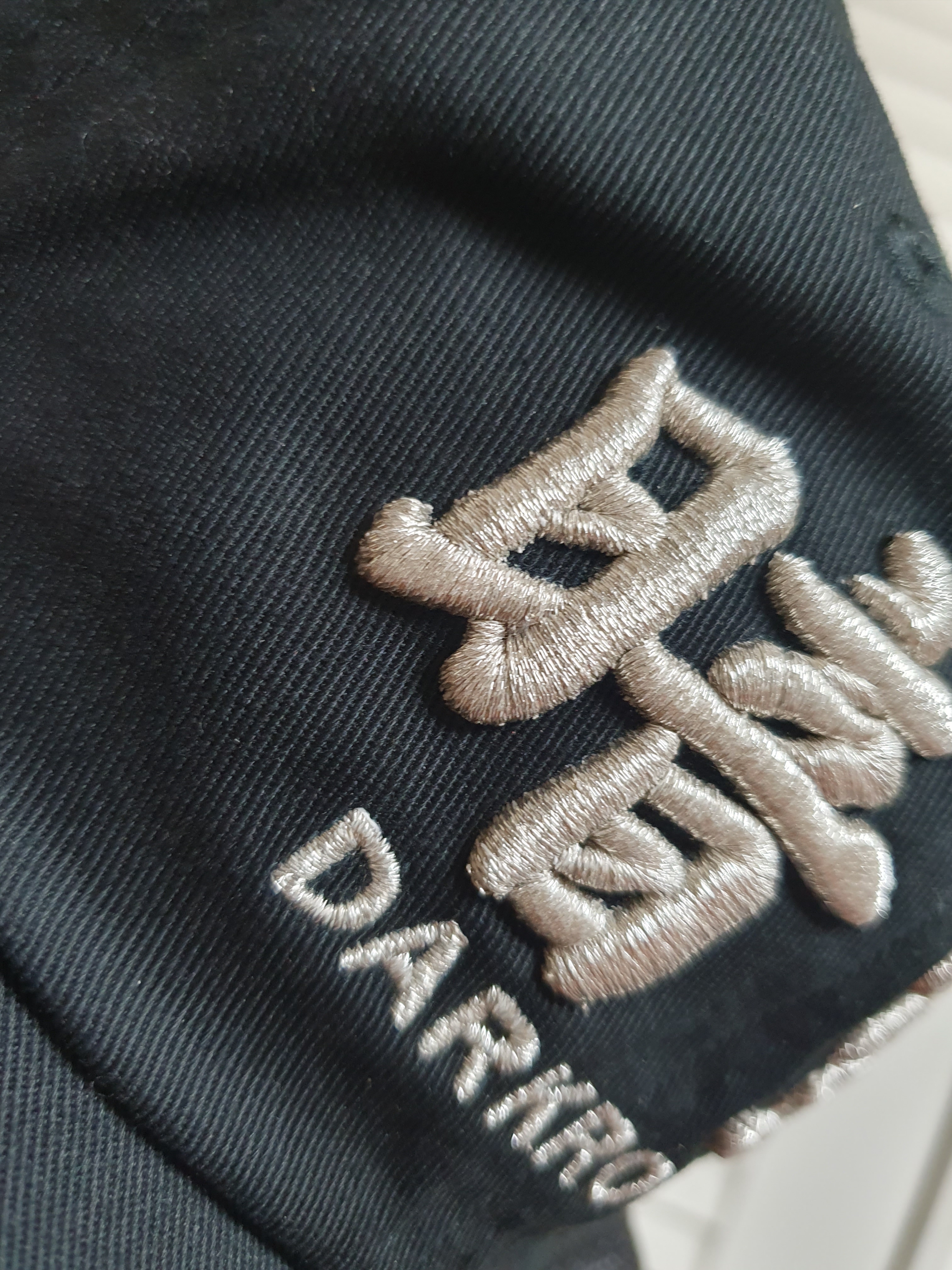 Darkr8m Studio Silver Logo Cap 착용 스타일 - 2
