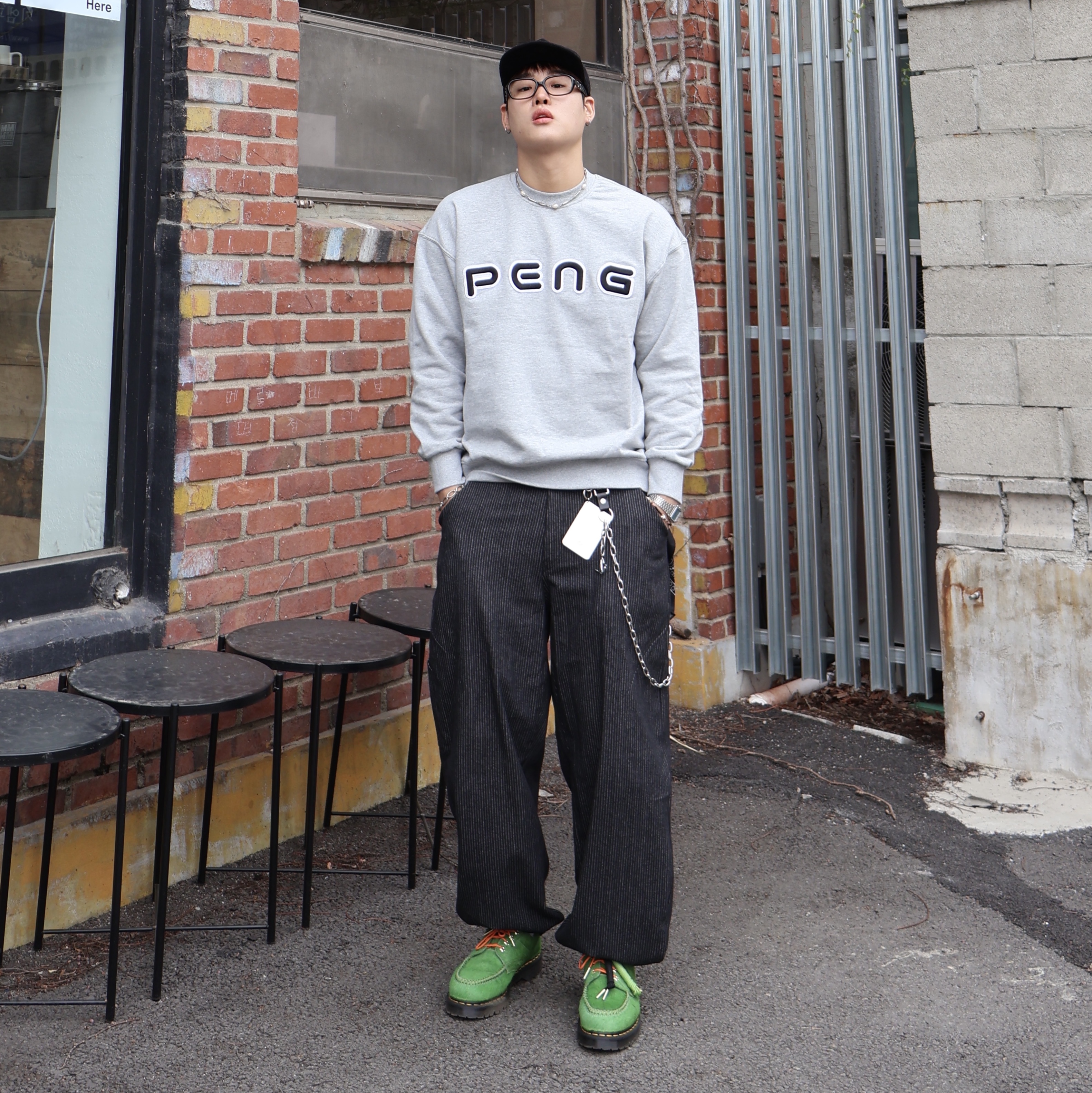 Dr. Martens x Awake NY Lowell Hair On Leather Moc Toe Shoes Green, Gentle Monster x Maison Margiela MM212 Black Clear 착용 스타일 - 2