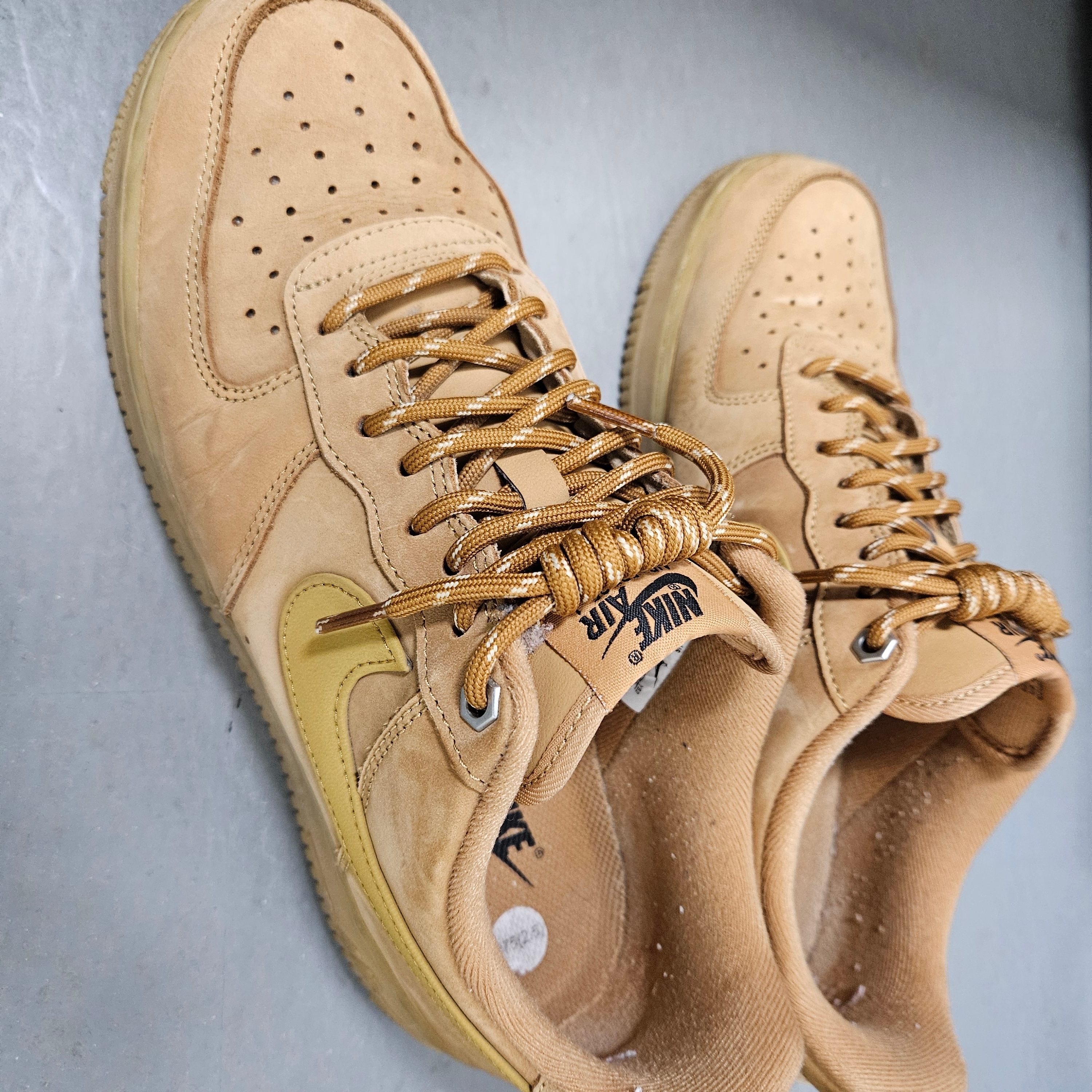 Nike Air Force 1 '07 WB Flax 착용 스타일