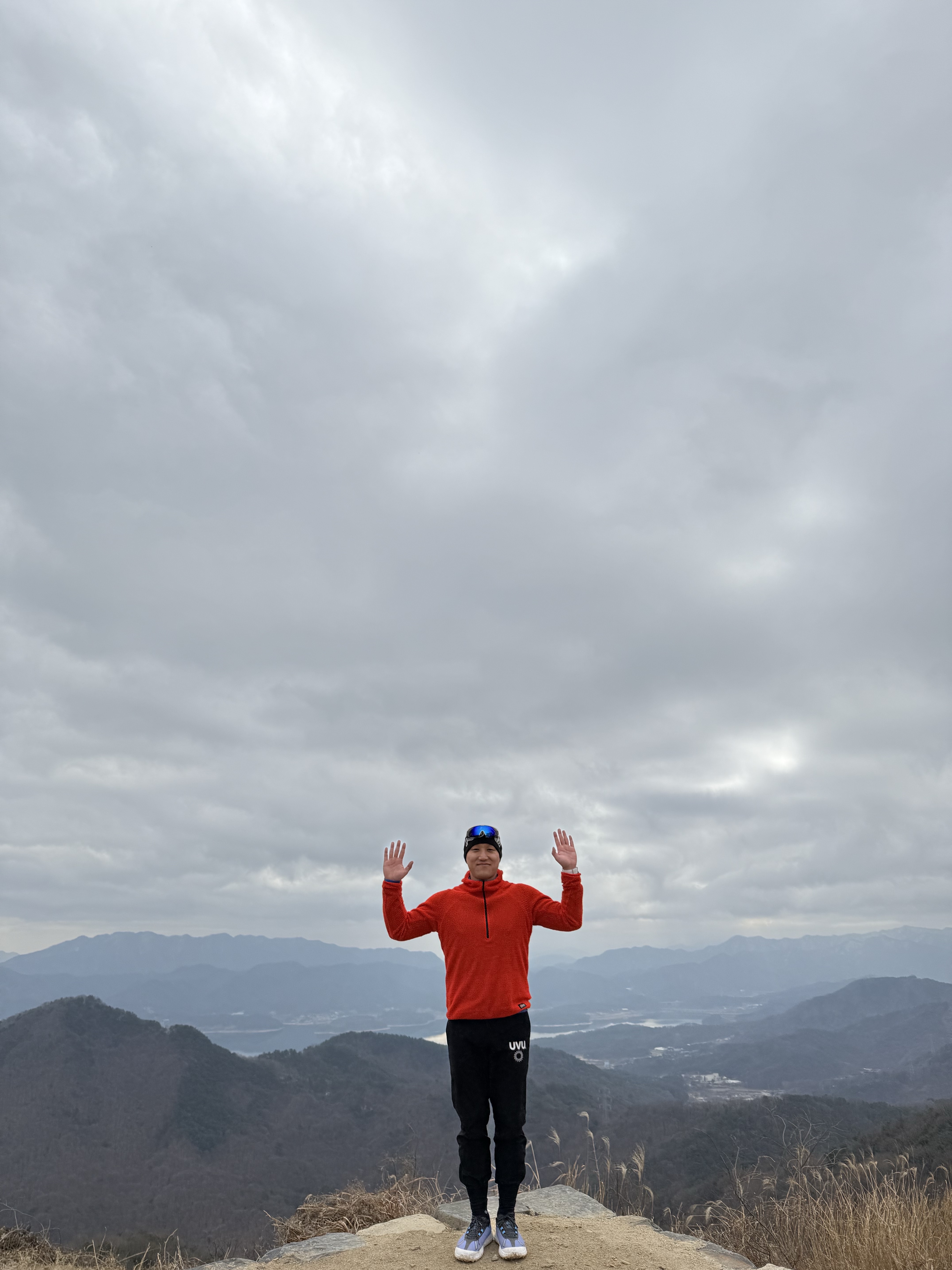 UVU Training Pants Black, Arc'teryx Atom LT Hoody Ignite 착용 스타일 - 3
