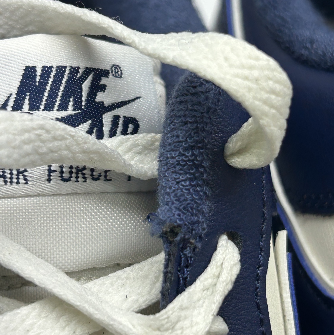 (W) Nike Initiator Metallic Silver Ice Blue 착용 스타일 - 5