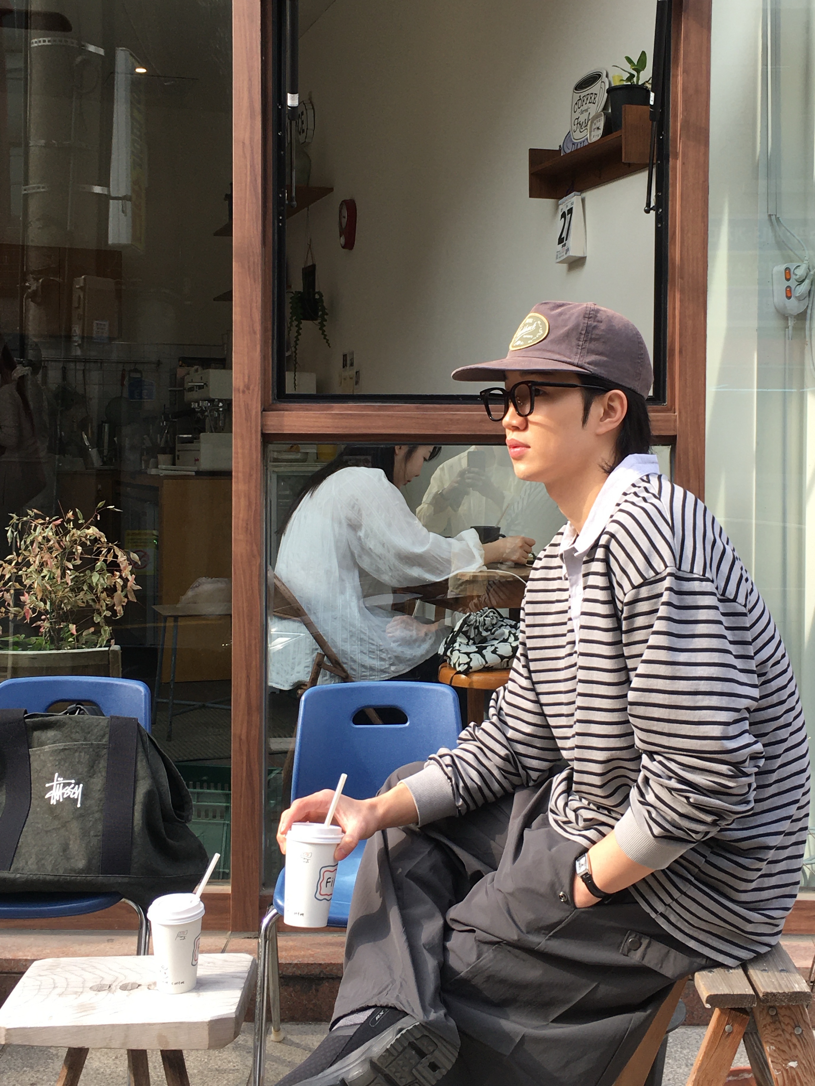 Stussy Canvas Extra Large Tote Bag Washed Black, Casio LTP-V007L-7B1 착용 스타일 - 2
