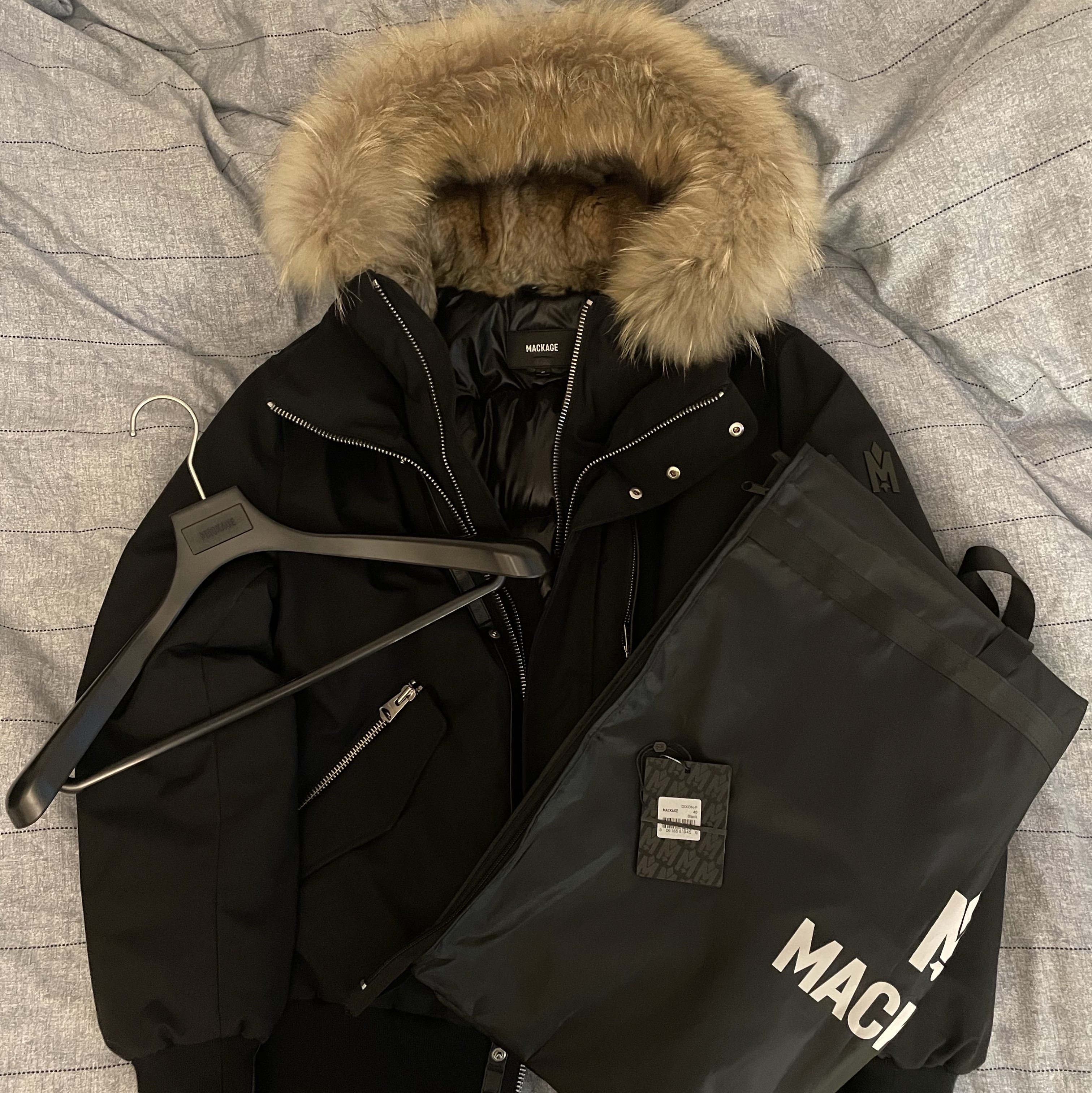 Mackage Dixon 2-In-1 Nordic Tech Down Bomber with Natural Fur Black Silver 착용 스타일