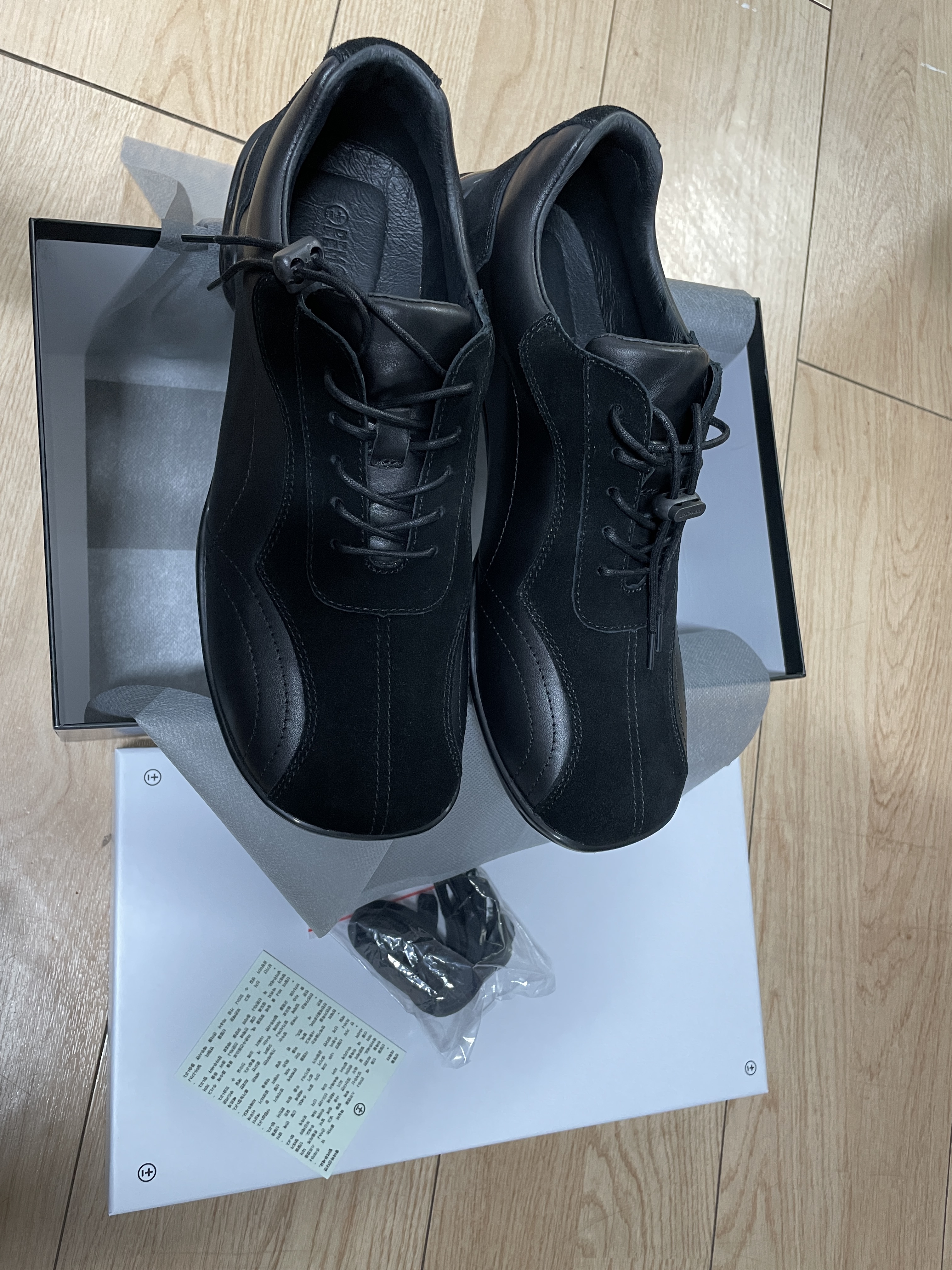 Pemont Square Black 착용 스타일 - 1