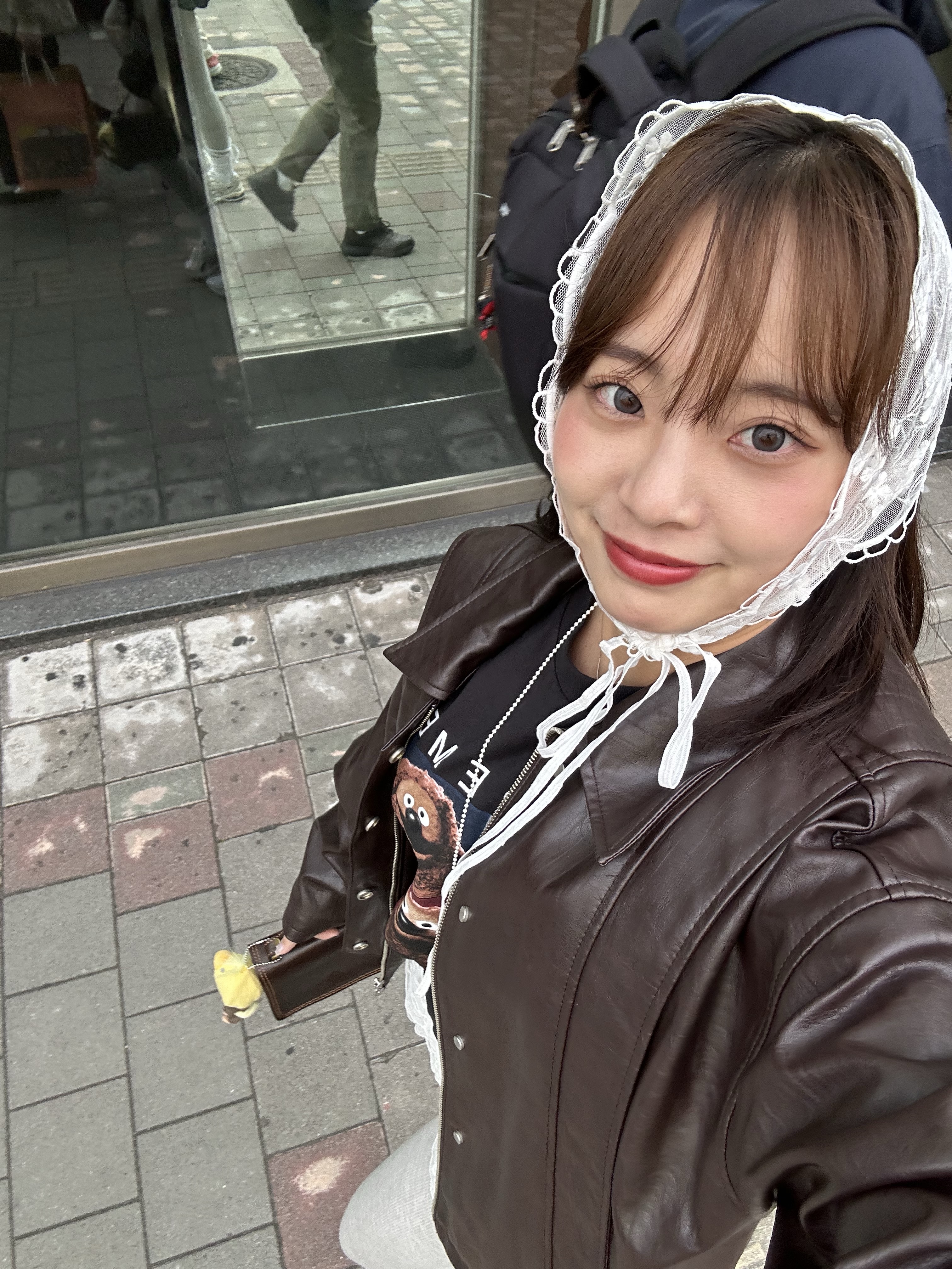 슈프림 롤프 티셔츠 블랙 - 24SS, (W) 아식스 젤 카야노 14 화이트 미드나잇 착용 스타일 - 3