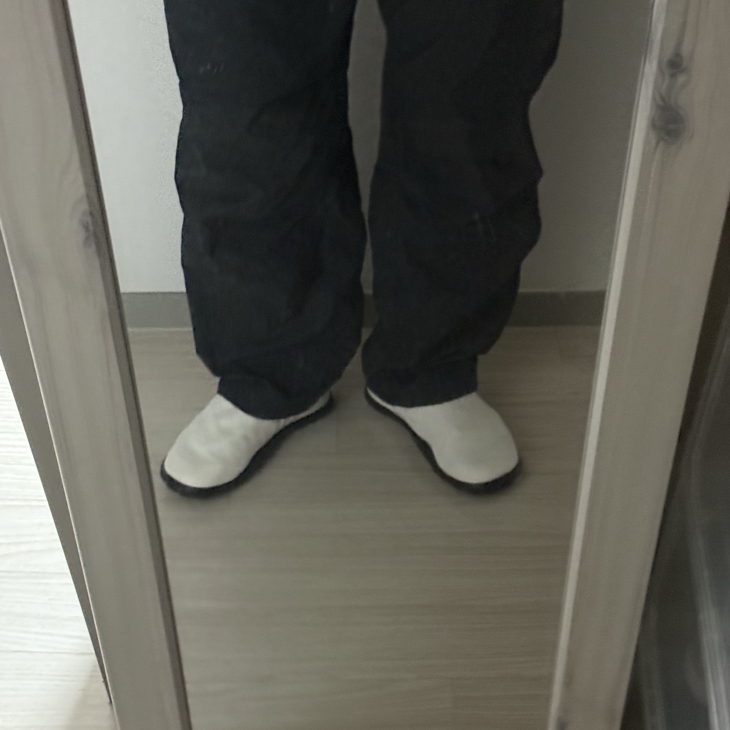 Nike ACG Moc Summit White and Black 착용 스타일