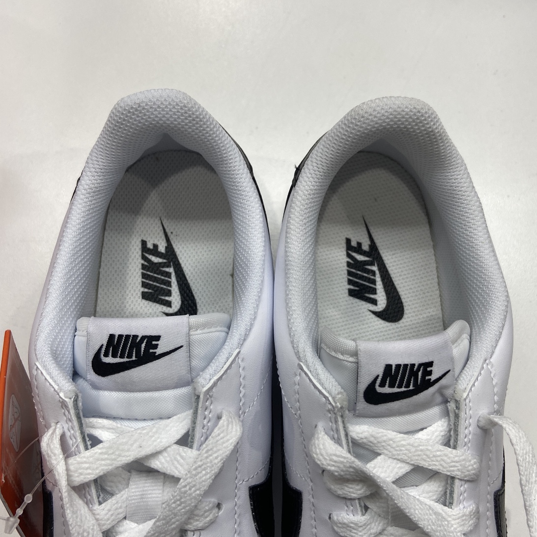 Nike Cortez White Black 착용 스타일