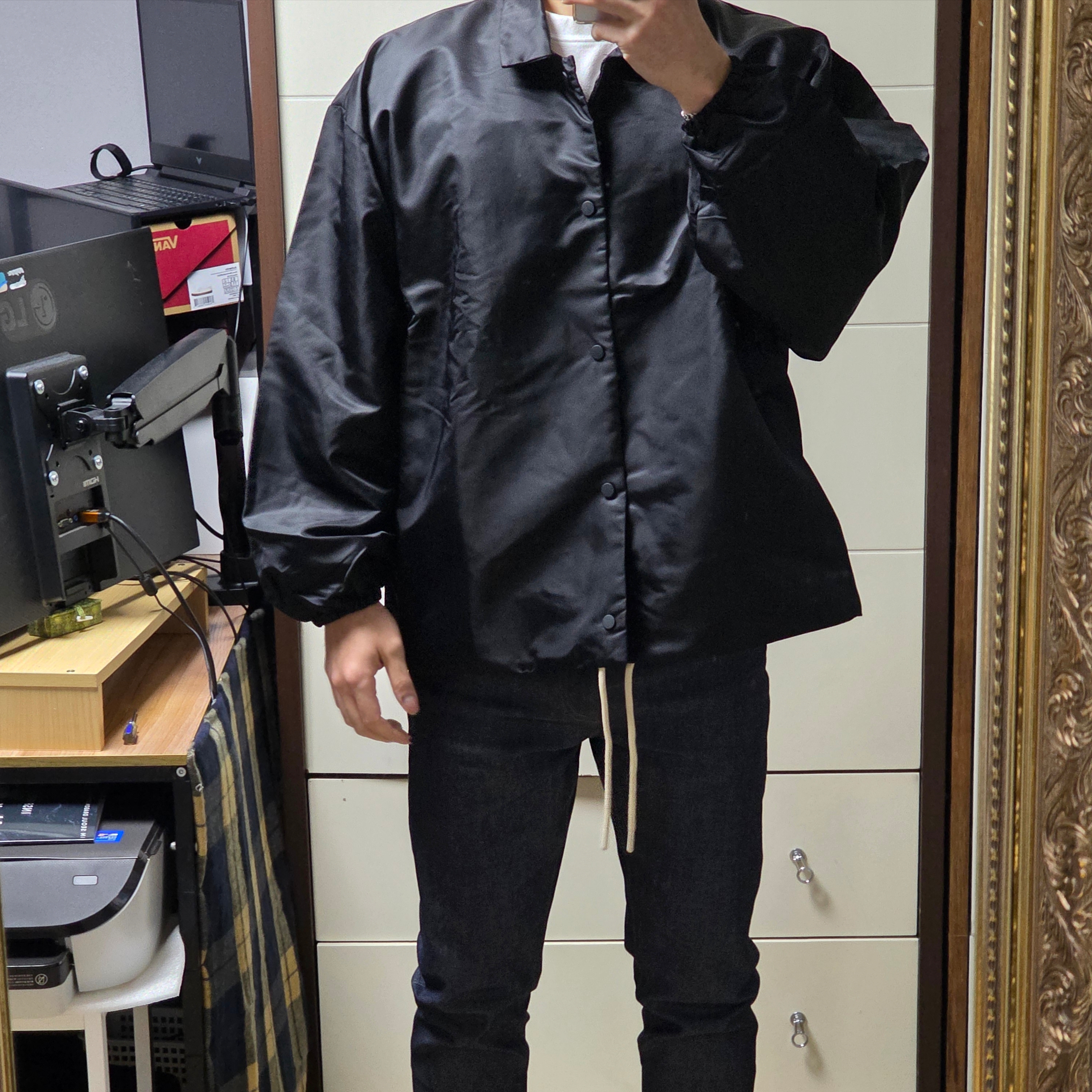 Essentials Coaches Jacket Jet Black - 23FW 착용 스타일 - 3