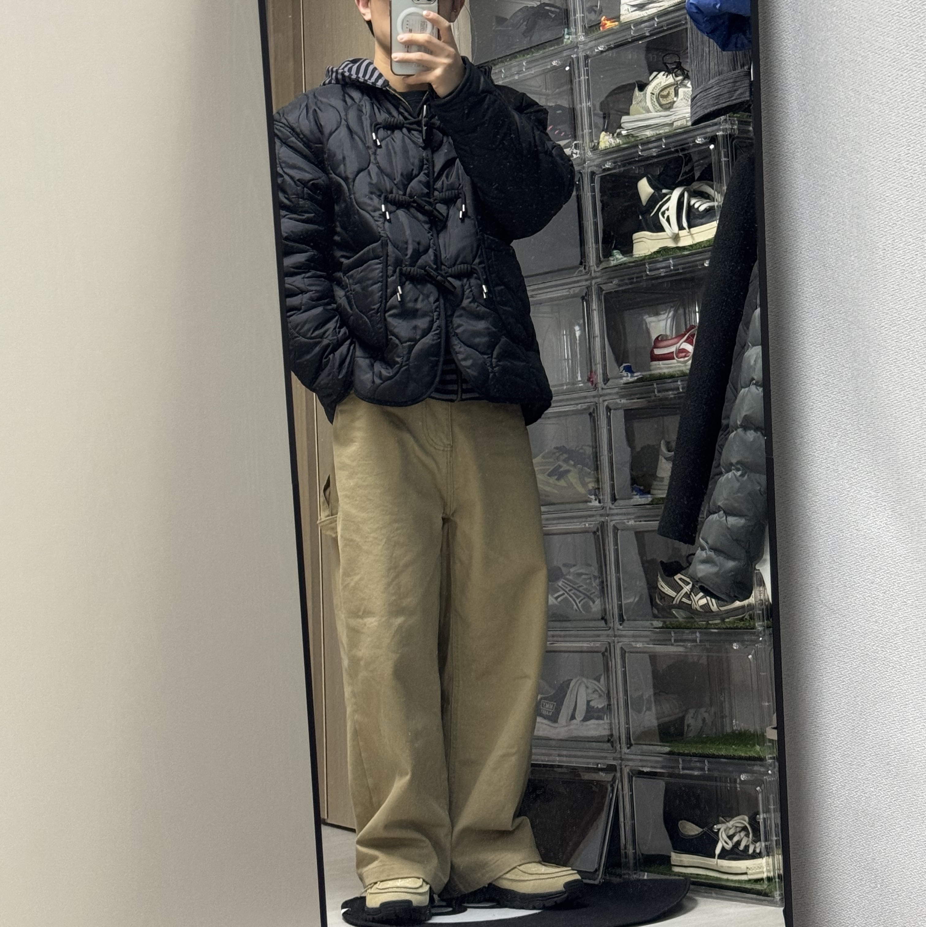 [KREAM 단독] Millo Archive X Negative Three Crescendo Desert Boots Beige 착용 스타일