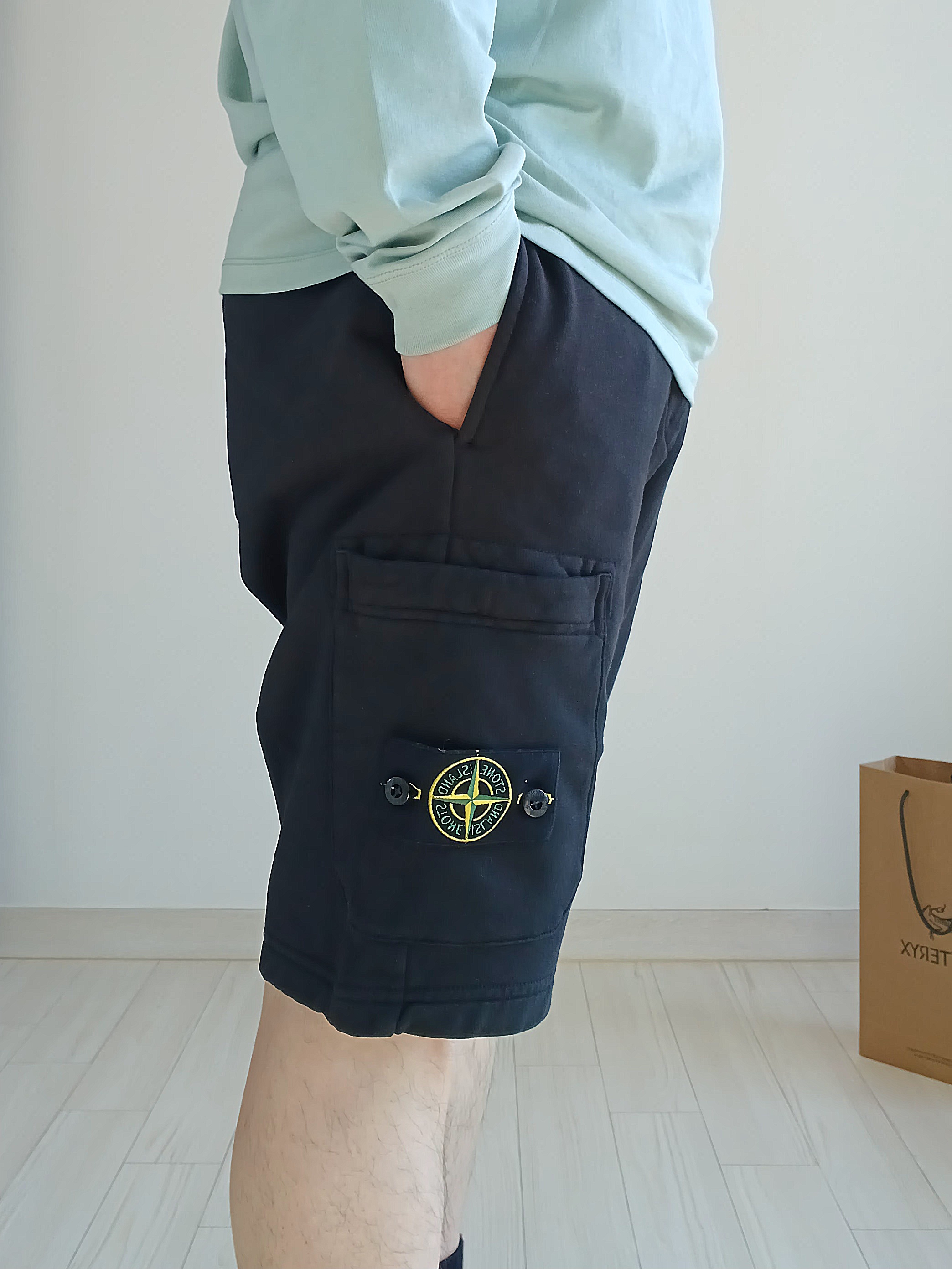 Arc'teryx Kragg SL Cotton Bird Tile LS Shirt Stone Green Phosphorescent, Stone Island 6200012 Organic Cotton Fleece Pocket Details Cargo Bermuda Shorts Black - 25SS 착용 스타일 - 9