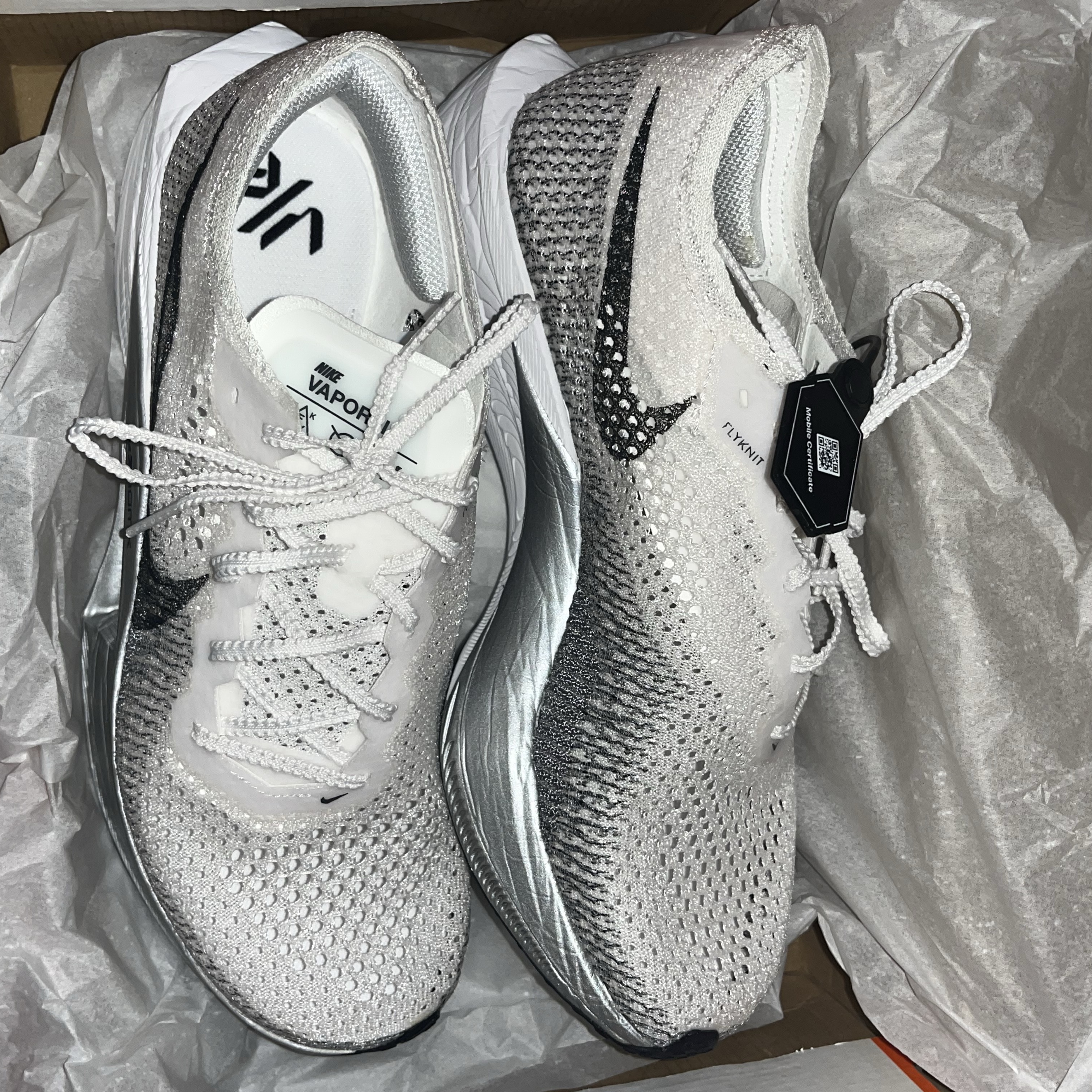 Nike ZoomX Vaporfly Next% 3 White Grey 착용 스타일 - 3