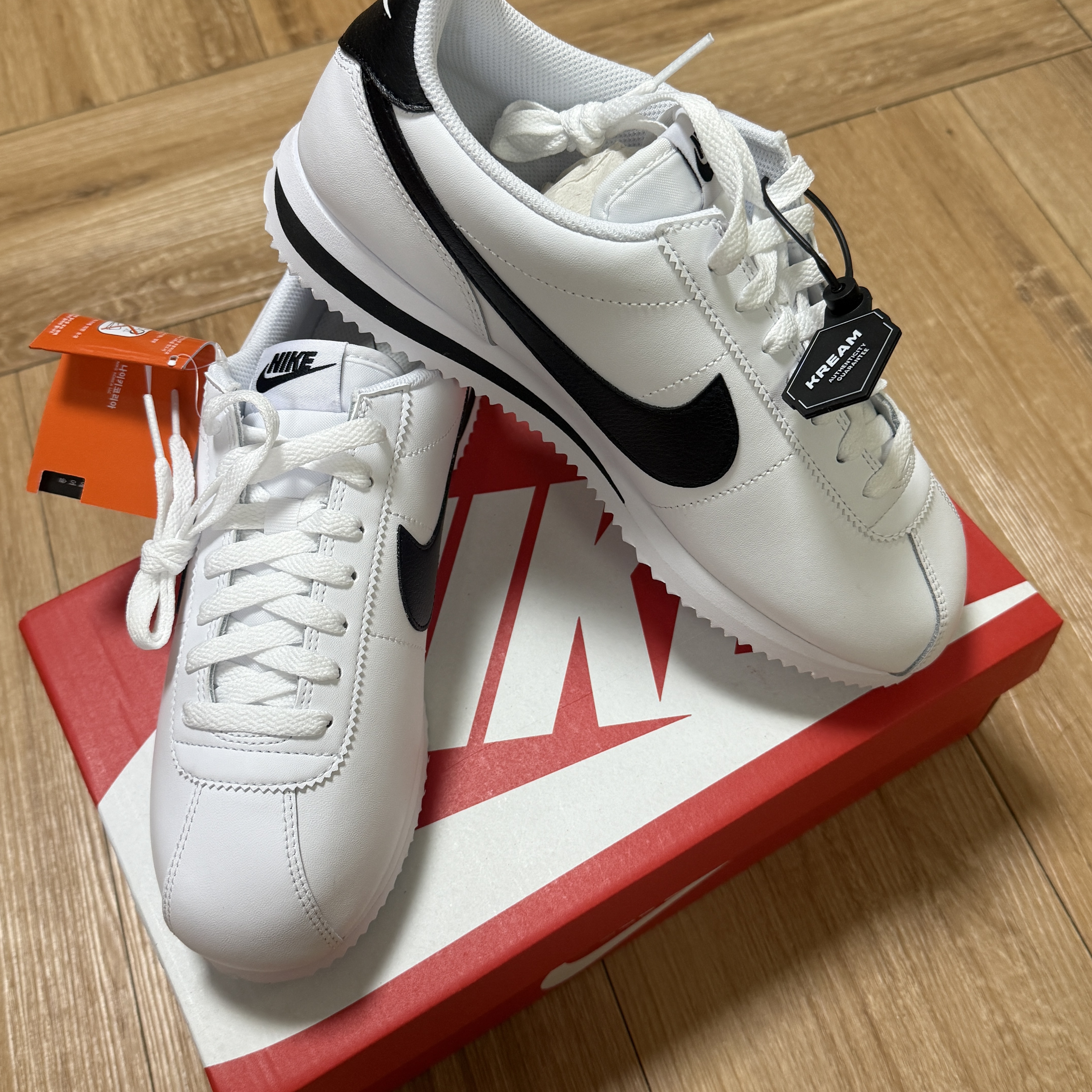 Nike Cortez White Black 착용 스타일