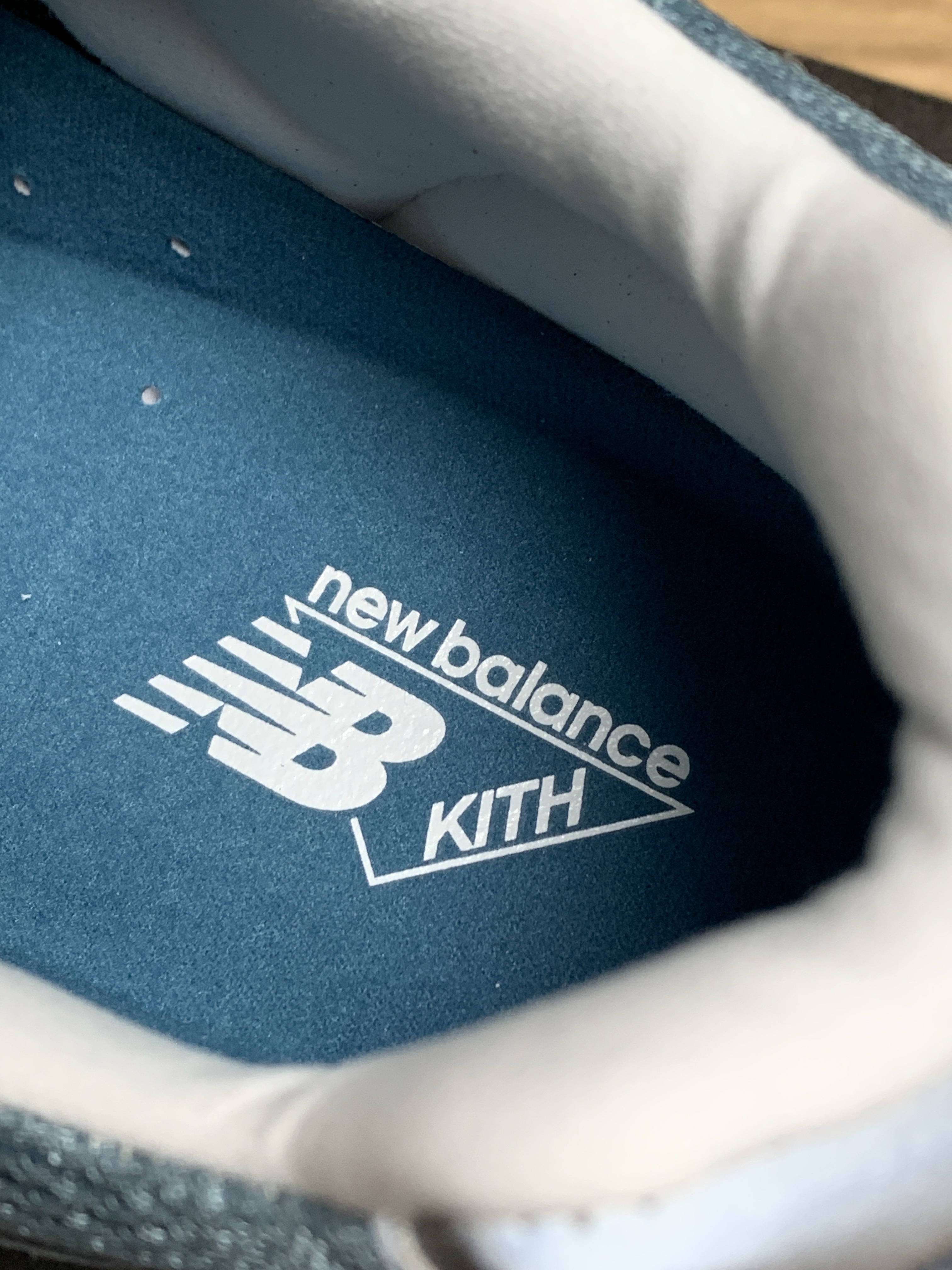 New Balance x Kith 991v2 Made in UK Steel Blue Grey 착용 스타일 - 3